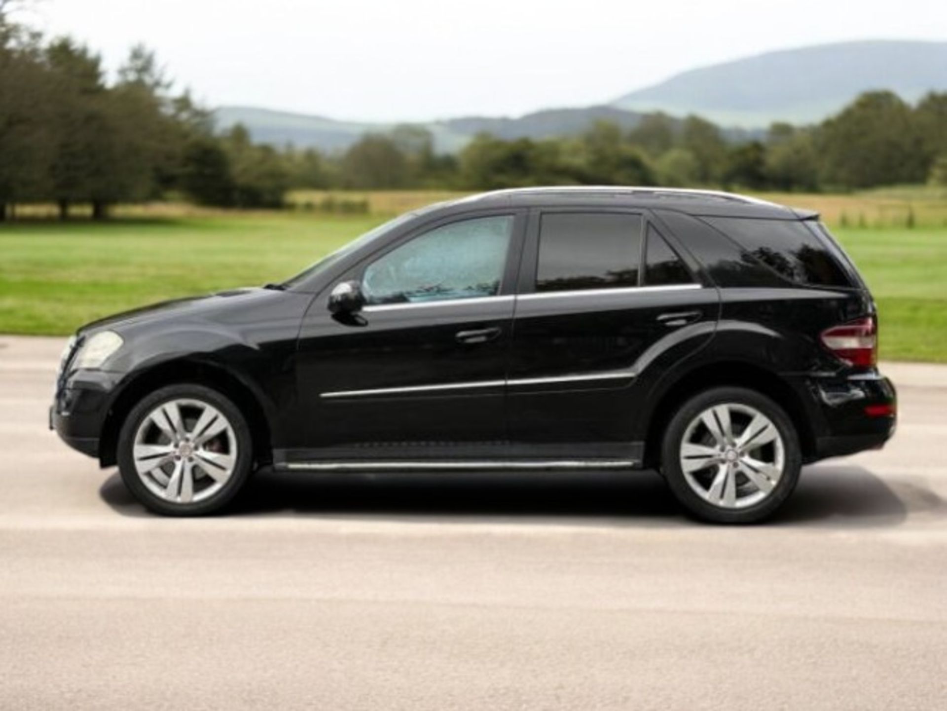 2009 MERCEDES-BENZ ML 320 CDI SPORT AUTOMATIC 4WD >>--NO VAT ON HAMMER--<< - Image 5 of 26