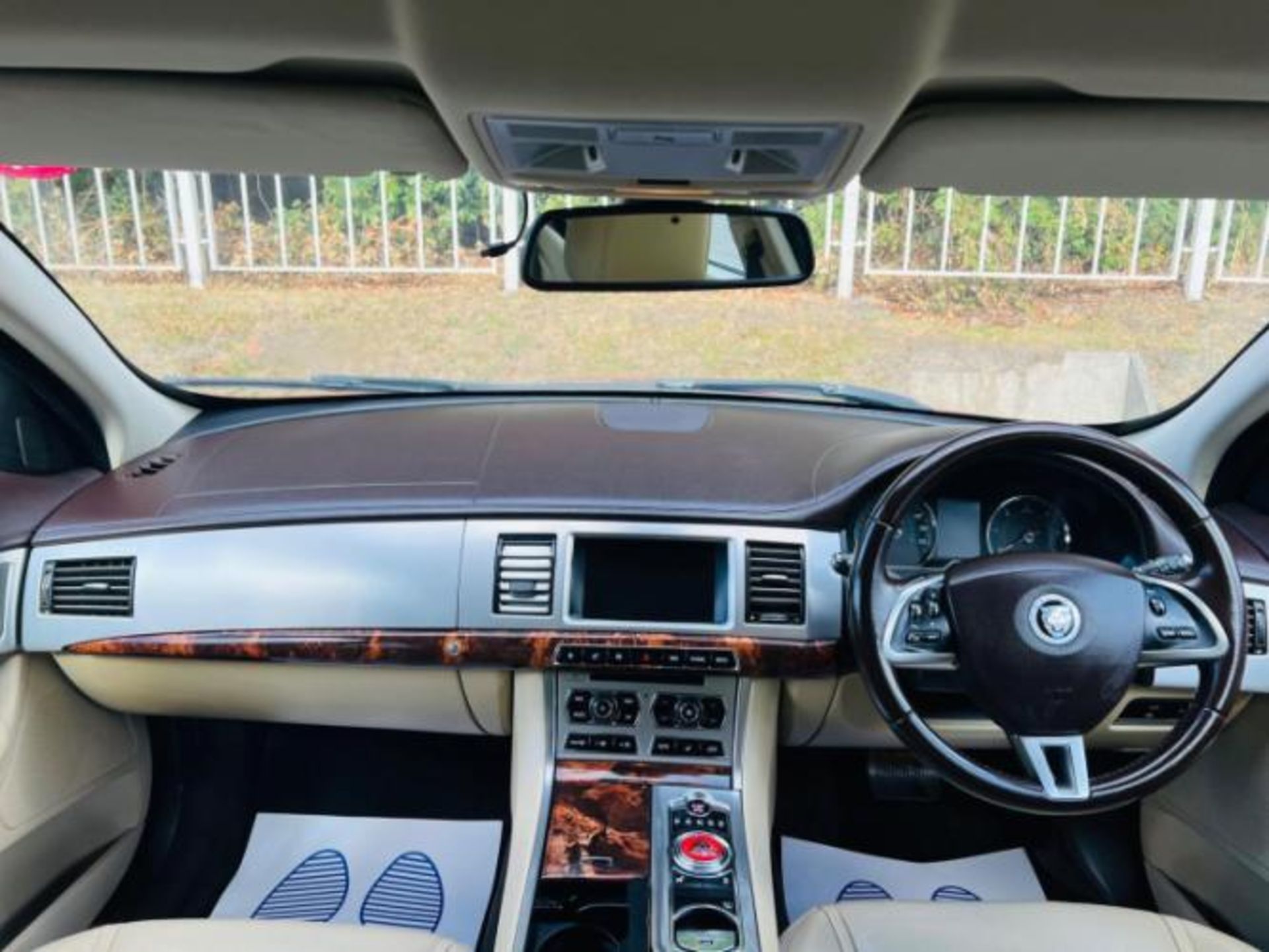 2012 JAGUAR XF 2.2D PREMIUM LUXURY AUTO (S/S) 4DR >>--NO VAT ON HAMMER--<< - Image 33 of 41