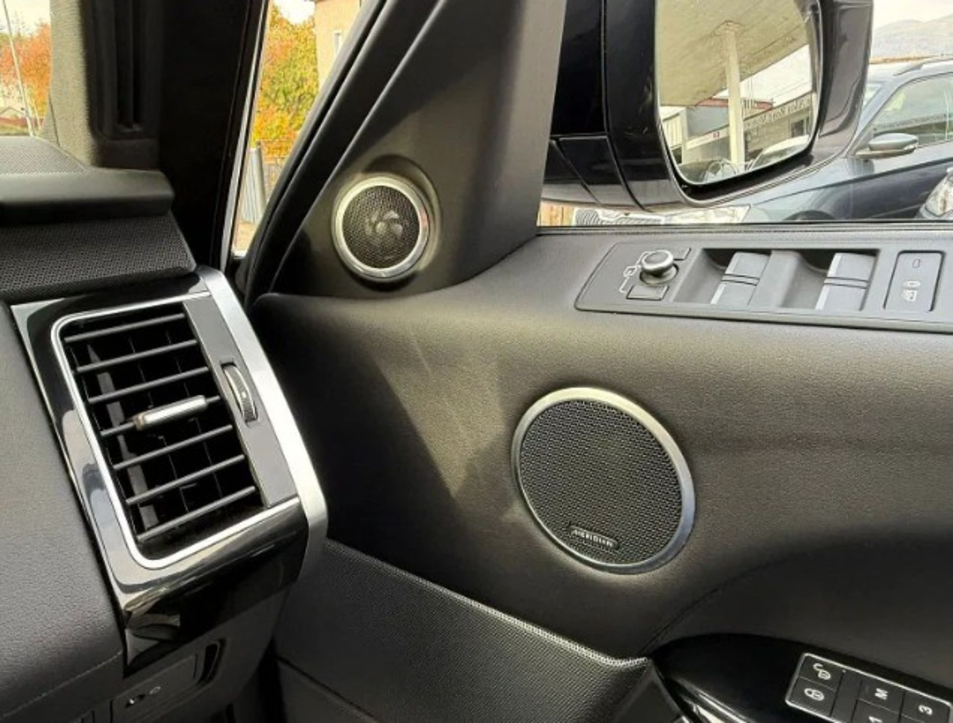 2017 LAND ROVER RANGE ROVER SPORT HSE SDV6 AUTO – WHITE – 98K MILES >>--NO VAT ON HAMMER--<< - Image 14 of 42