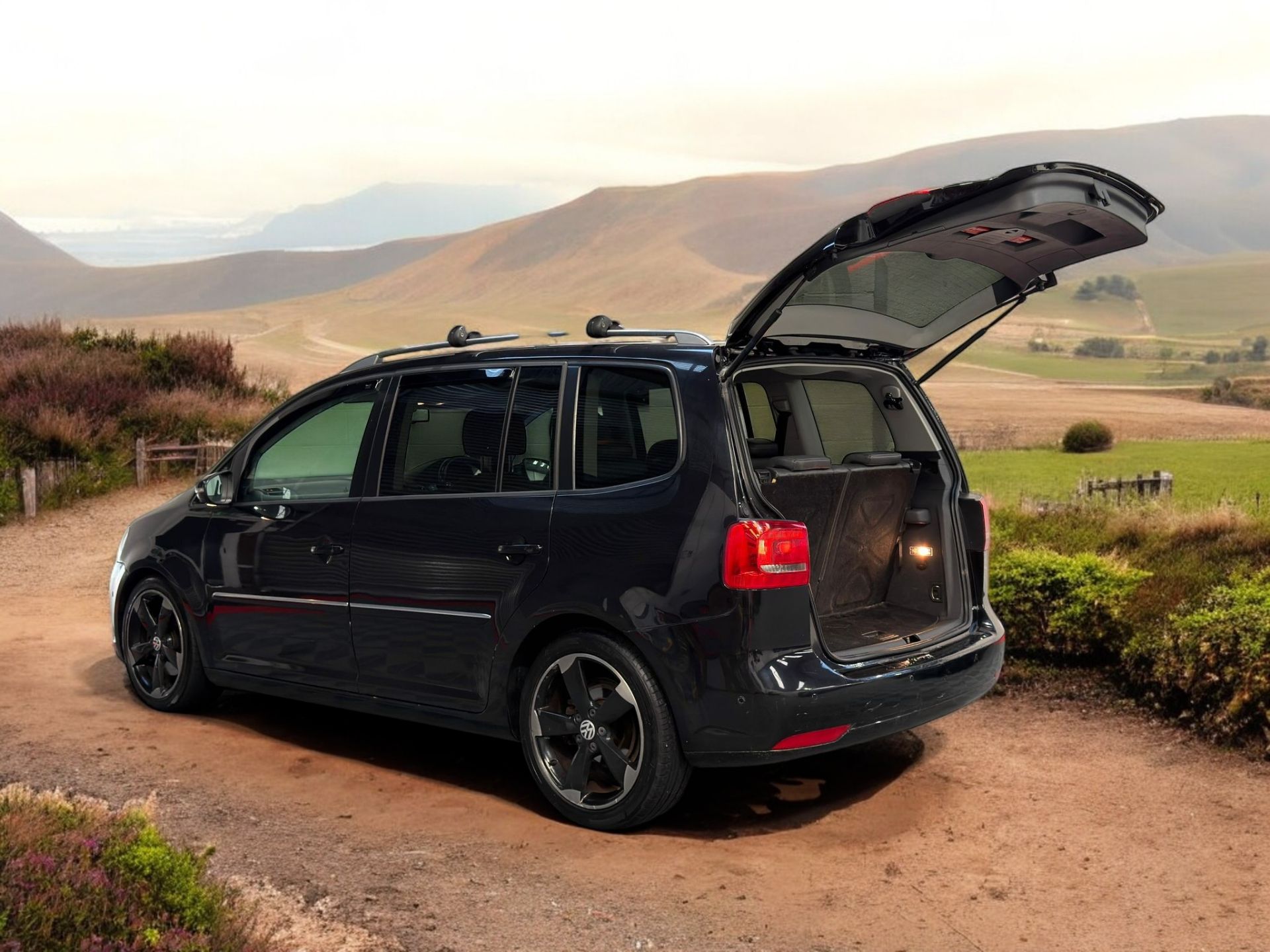 2013 VOLKSWAGEN TOURAN 2.0 TDI BLUEMOTION TECH SPORT DSG >>--NO VAT ON HAMMER--<< - Image 7 of 39