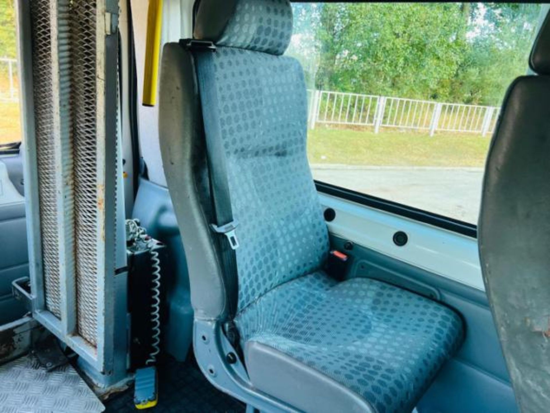 2011 FORD TRANSIT 2.4 TDCI 350 DURATORQ RWD L3 H2 MINIBUS >>--NO VAT ON HAMMER--<< - Image 16 of 46