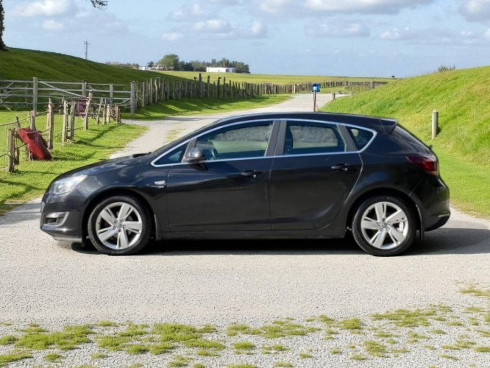 **(ONLY 109K MILEAGE)** 2013 VAUXHALL ASTRA 1.6 16V SRI 5-DOOR HATCHBACK>>--NO VAT ON HAMMER--<< - Image 8 of 40