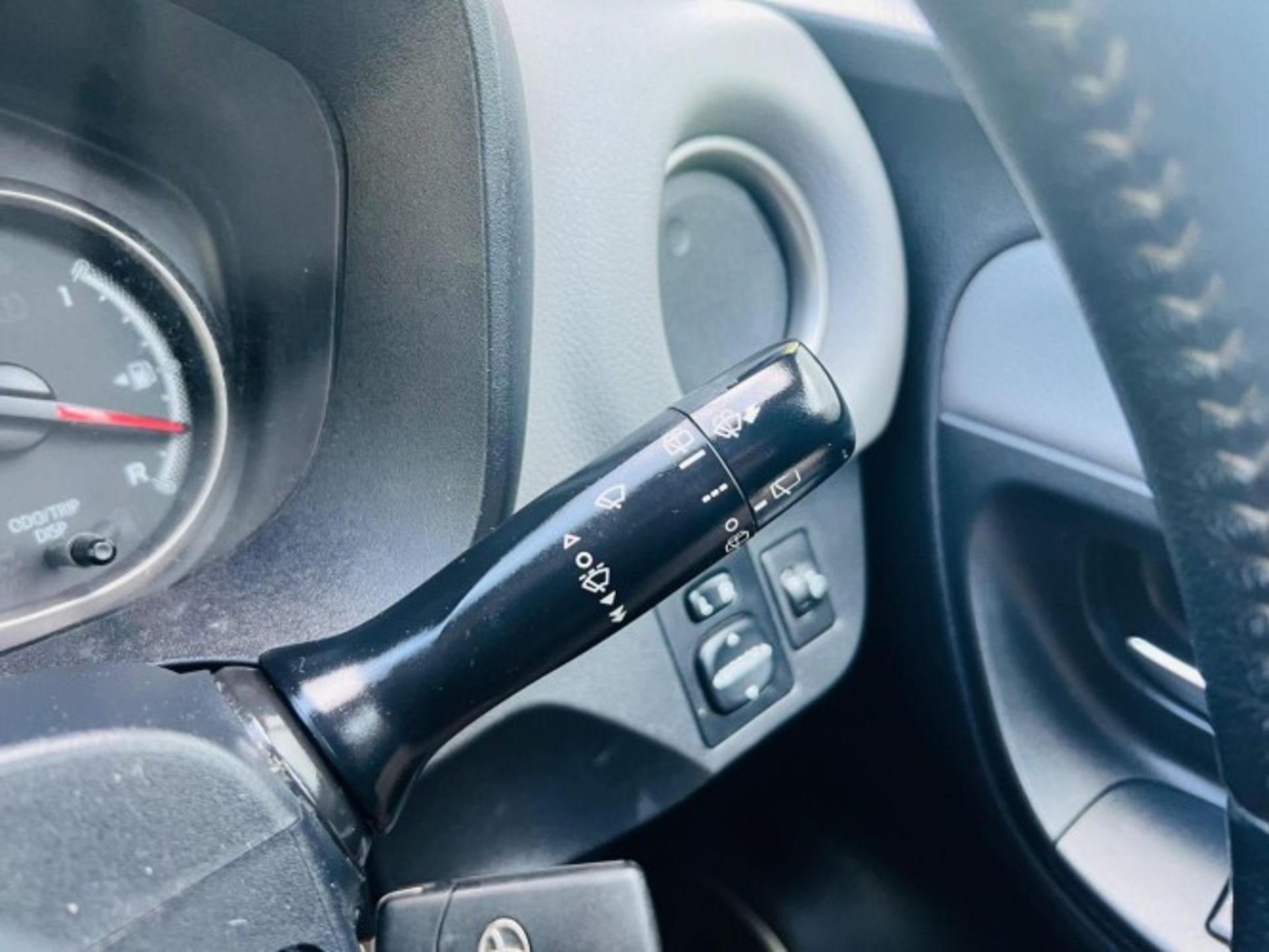 **(ONLY 100K MILEAGE)** 2015 TOYOTA YARIS 1.4 D-4D ICON – 5DR HATCHBACK>>--NO VAT ON HAMMER--<< - Image 20 of 38