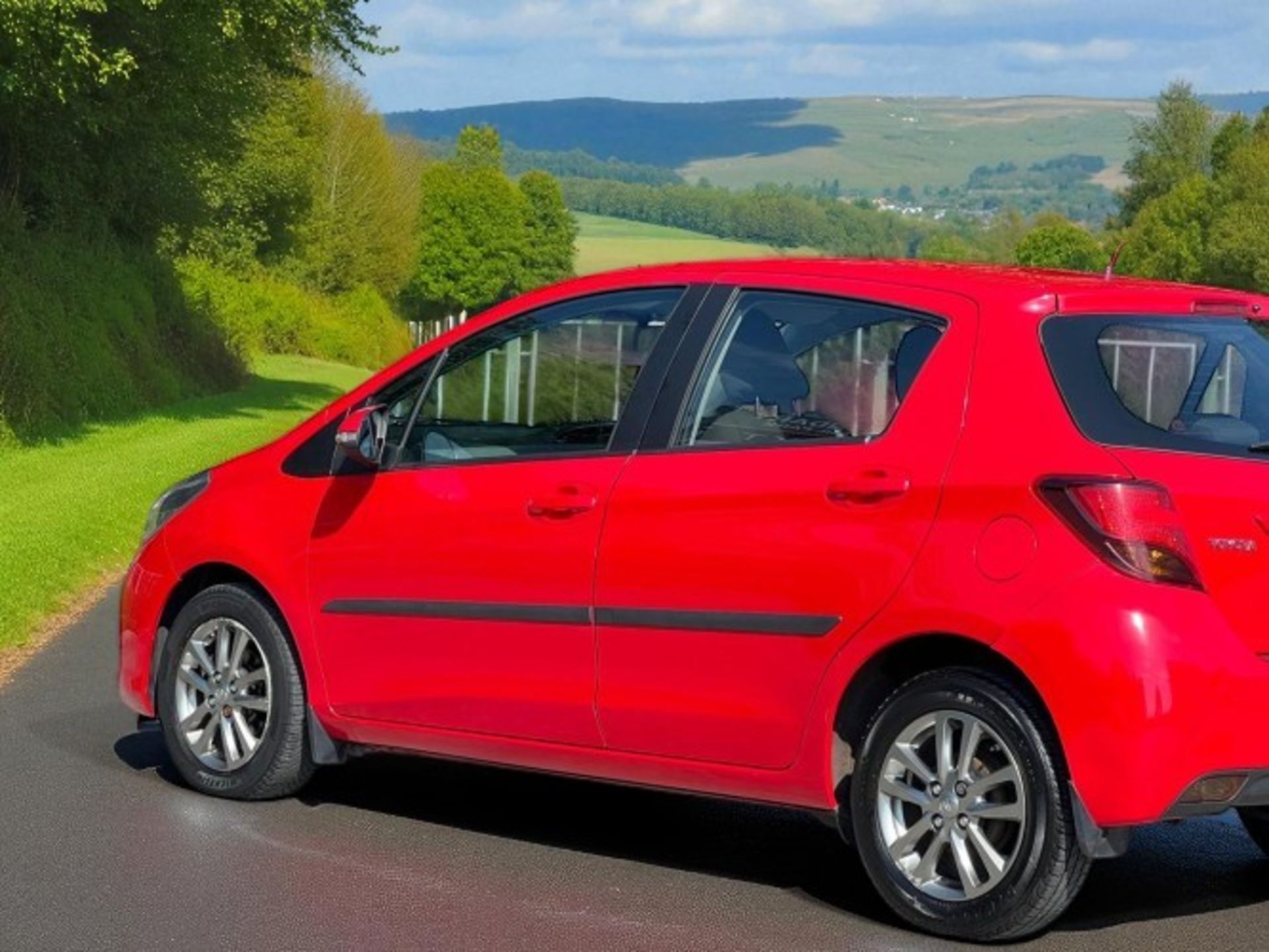 **(ONLY 100K MILEAGE)** 2015 TOYOTA YARIS 1.4 D-4D ICON – 5DR HATCHBACK>>--NO VAT ON HAMMER--<< - Image 11 of 38