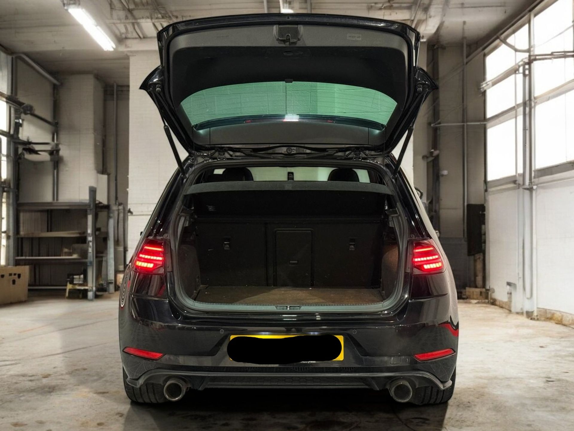 2017 VOLKSWAGEN GOLF GTI 2.0 TSI DSG – 88K MILES – HIGH SPEC >>--NO VAT ON HAMMER--<< - Image 7 of 24