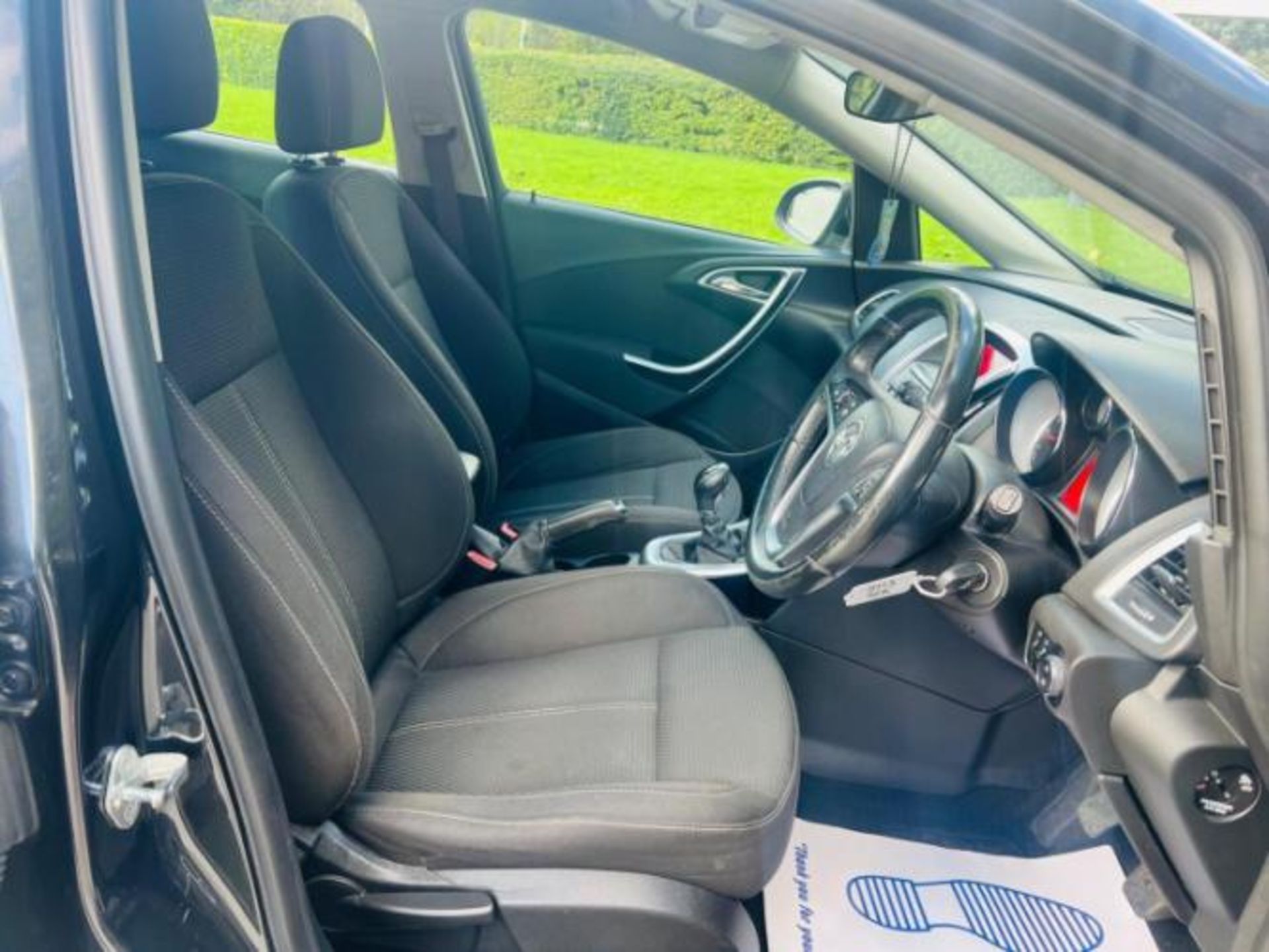 **(ONLY 109K MILEAGE)** 2013 VAUXHALL ASTRA 1.6 16V SRI 5-DOOR HATCHBACK>>--NO VAT ON HAMMER--<< - Image 33 of 40