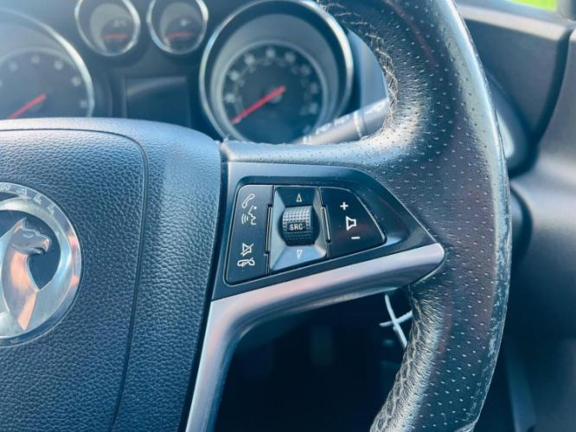 **(ONLY 109K MILEAGE)** 2013 VAUXHALL ASTRA 1.6 16V SRI 5-DOOR HATCHBACK>>--NO VAT ON HAMMER--<< - Image 16 of 40