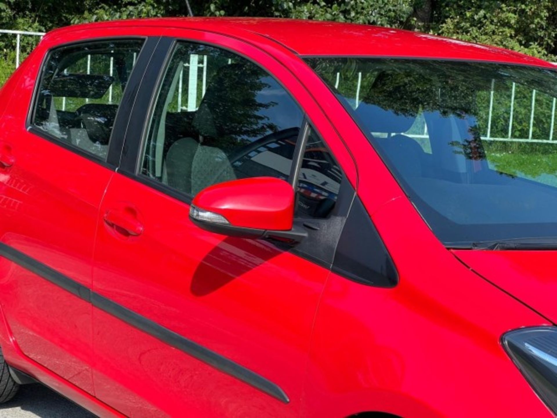 **(ONLY 100K MILEAGE)** 2015 TOYOTA YARIS 1.4 D-4D ICON – 5DR HATCHBACK>>--NO VAT ON HAMMER--<< - Image 26 of 38