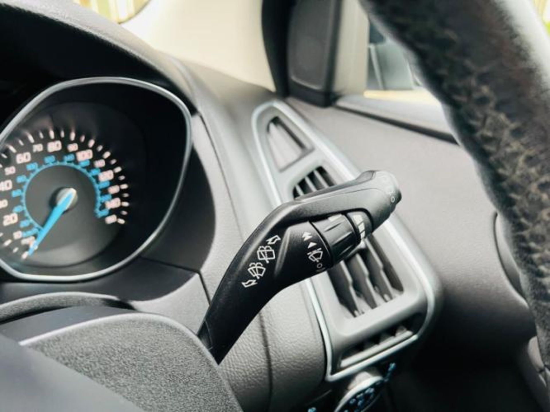 *(ONLY 68K MILEAGE)*2014 FORD FOCUS 1.0T ECOBOOST TITANIUM 5-DOOR HATCHBACK>-NO VAT ON HAMMER-< - Image 13 of 41