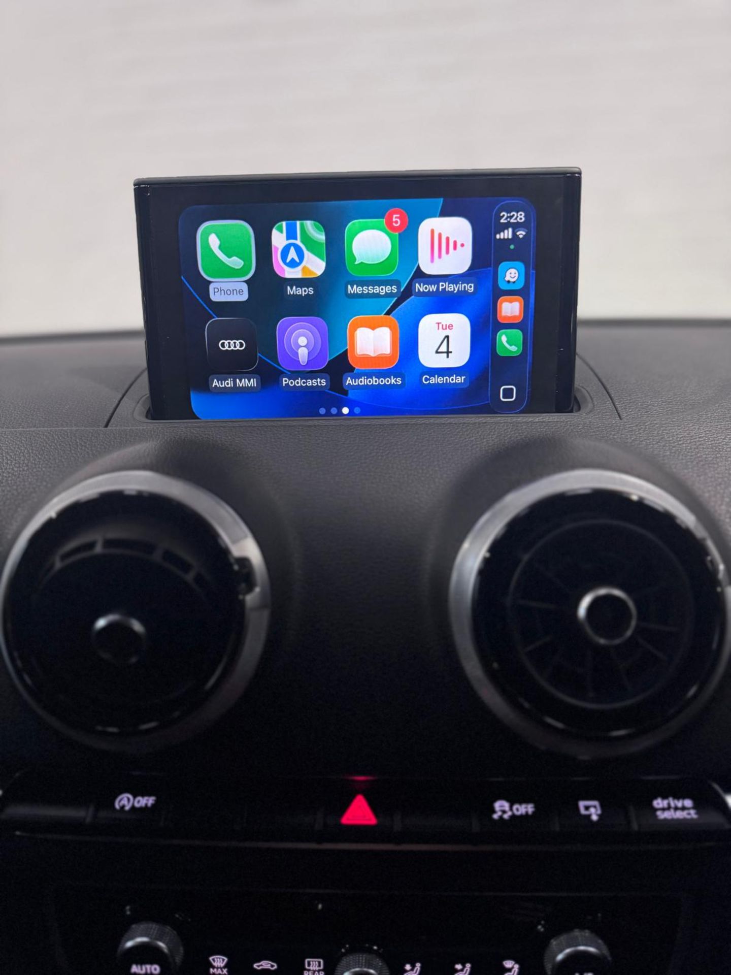 2017 AUDI A3 S LINE 1.4 TFSI S TRONIC SALOON >>--NO VAT ON HAMMER--<< - Image 23 of 42