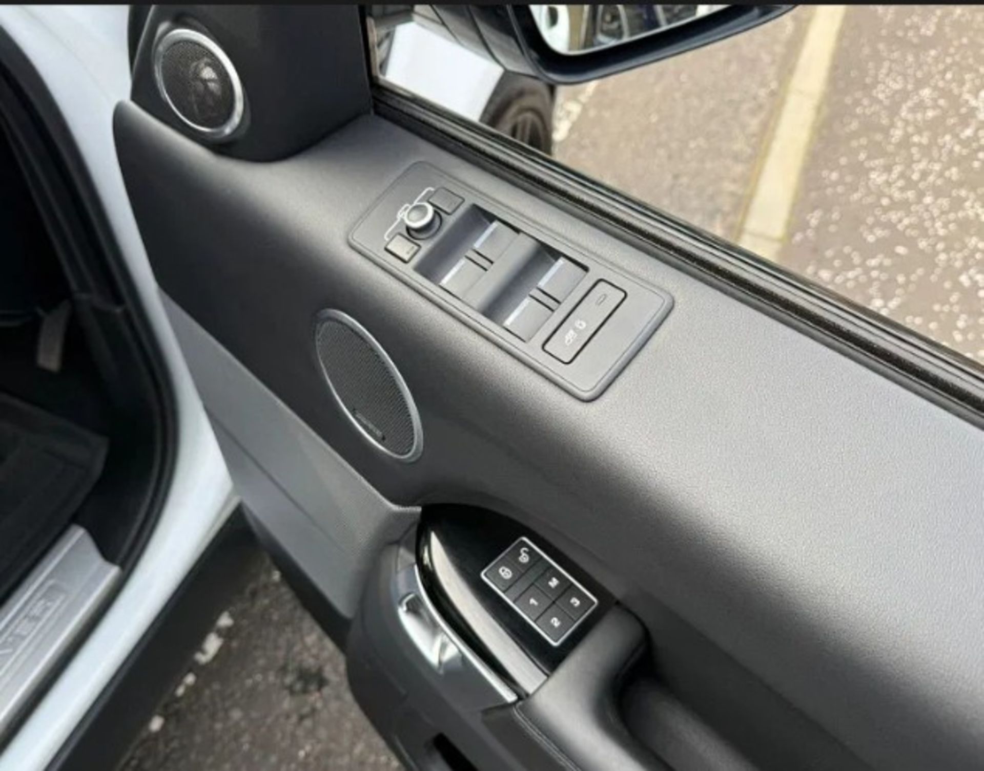 2017 LAND ROVER RANGE ROVER SPORT HSE SDV6 AUTO – WHITE – 98K MILES >>--NO VAT ON HAMMER--<< - Image 15 of 42