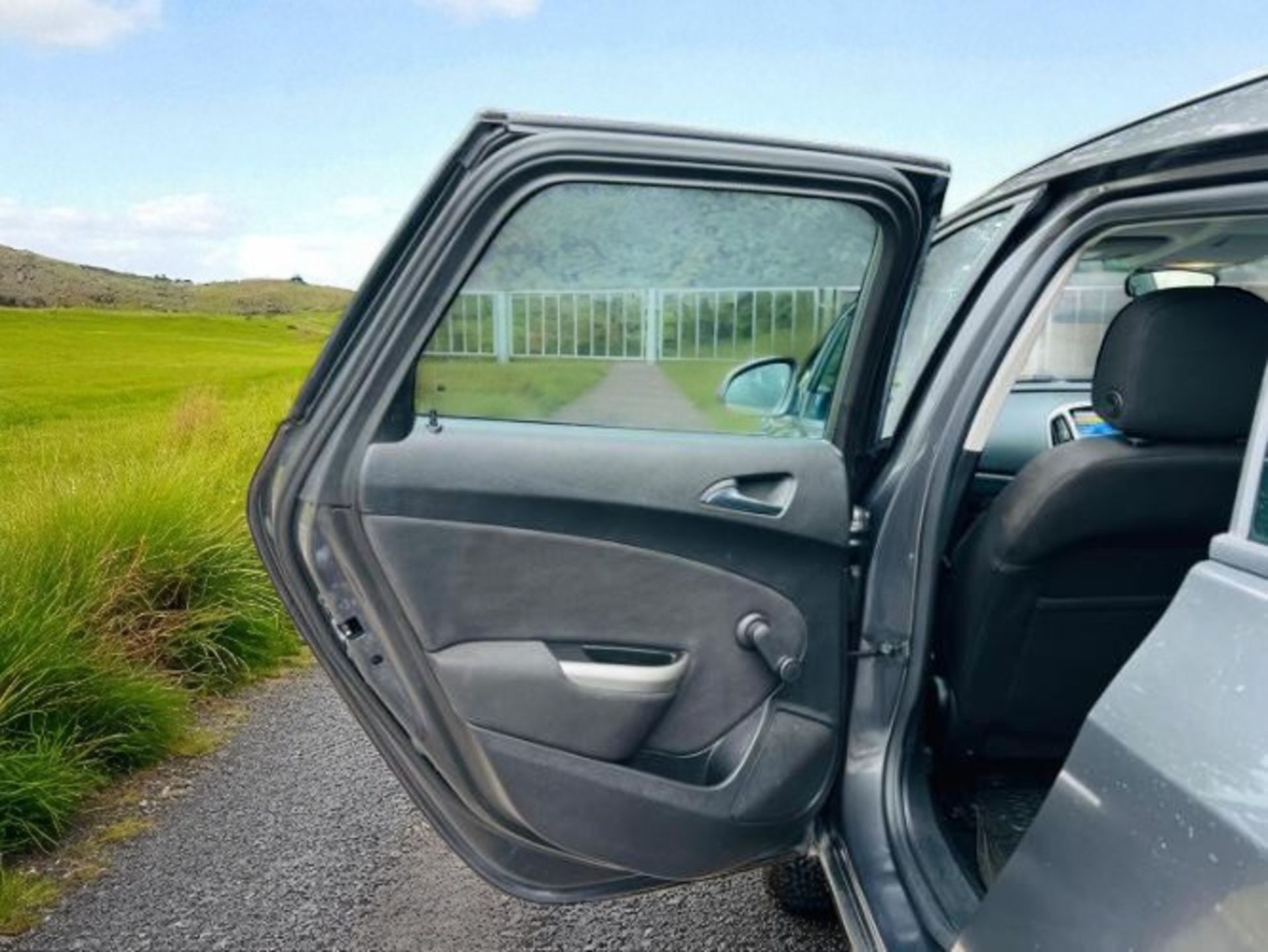 2011 VAUXHALL ASTRA 1.7 CDTI ECOFLEX EXCLUSIV SPORTS TOURER ESTATE>>--NO VAT ON HAMMER--<< - Image 10 of 36