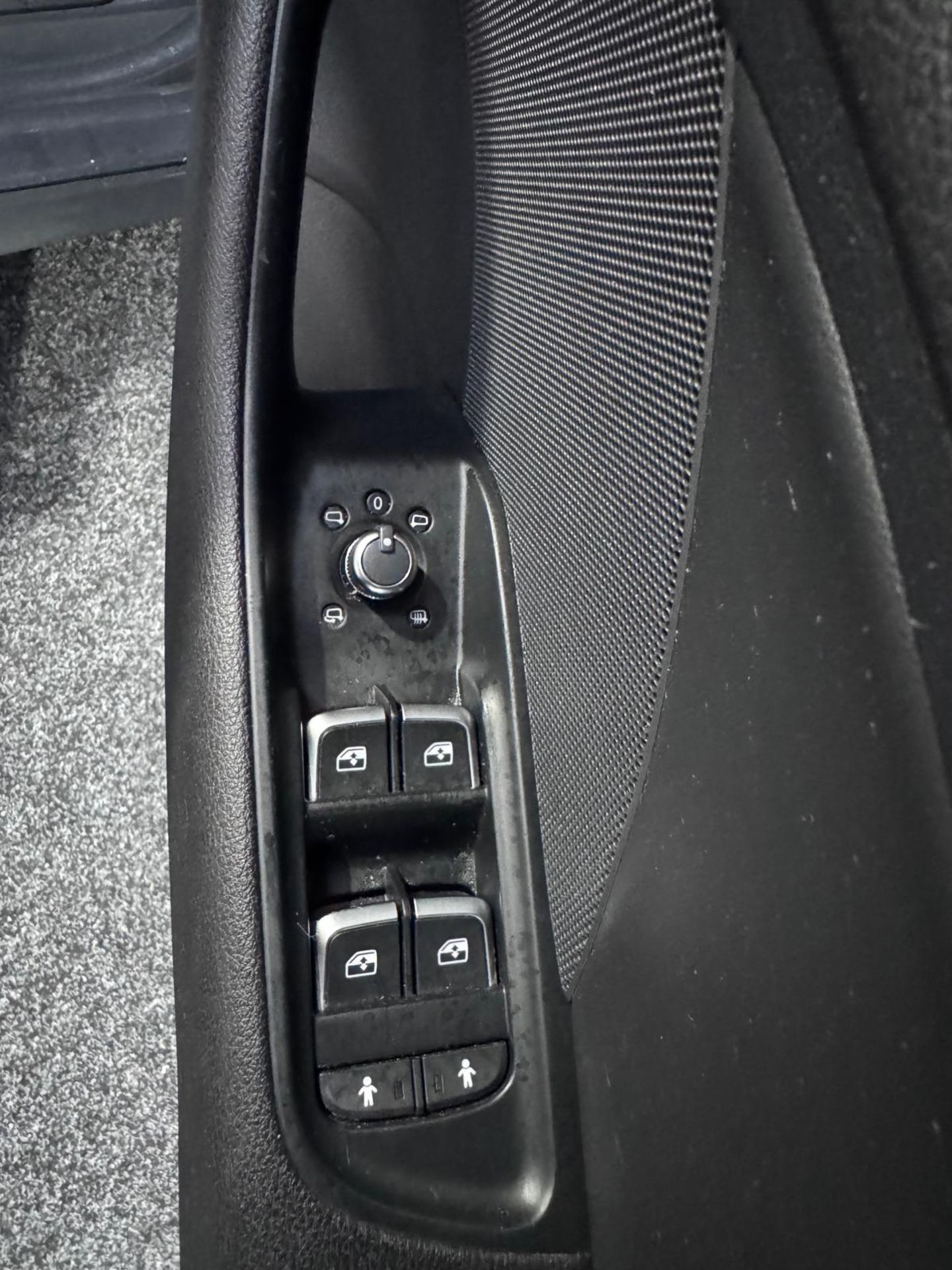 2017 AUDI A3 S LINE 1.4 TFSI S TRONIC SALOON >>--NO VAT ON HAMMER--<< - Image 34 of 42