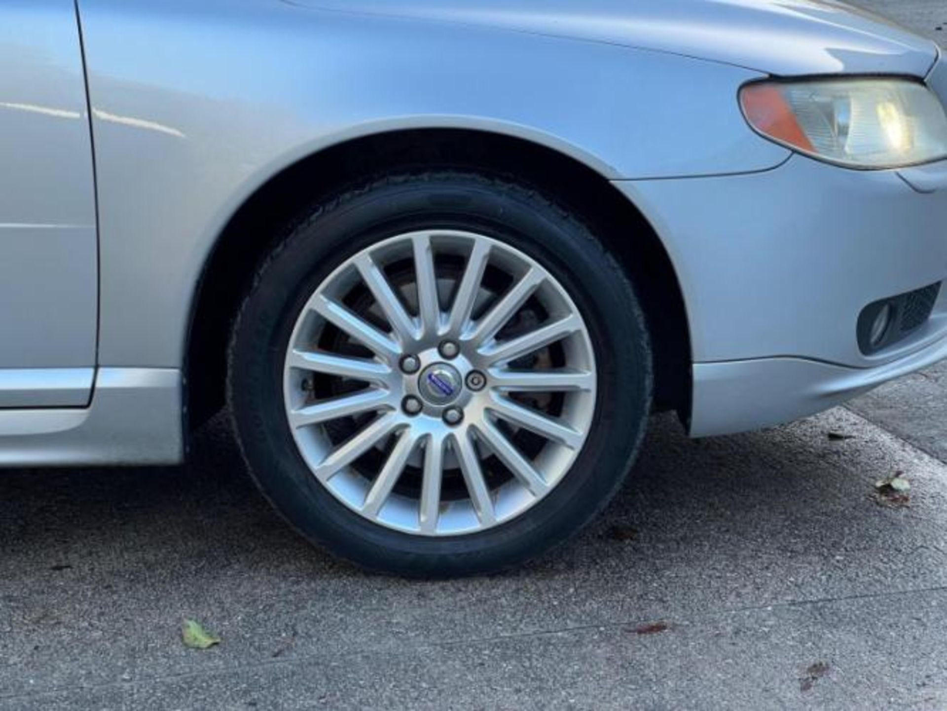 VOLVO S80 2.4 D5 SE LUX GEARTRONIC 4DR – 2008>>--NO VAT ON HAMMER--<< - Image 12 of 37