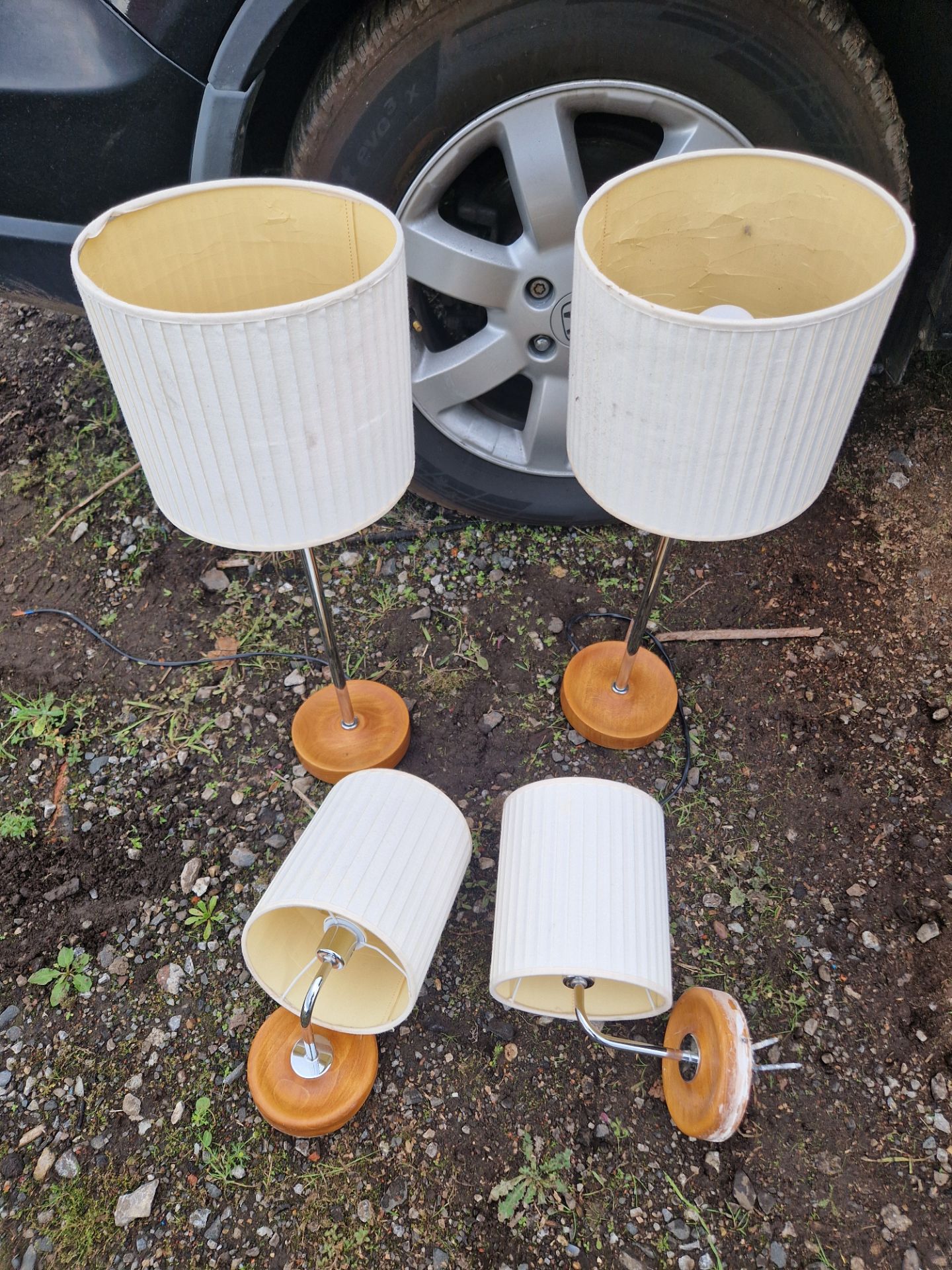 HOTEL ROOM BEDSIDE LAMPS AND WALL LIGHTS 16X - Image 2 of 3