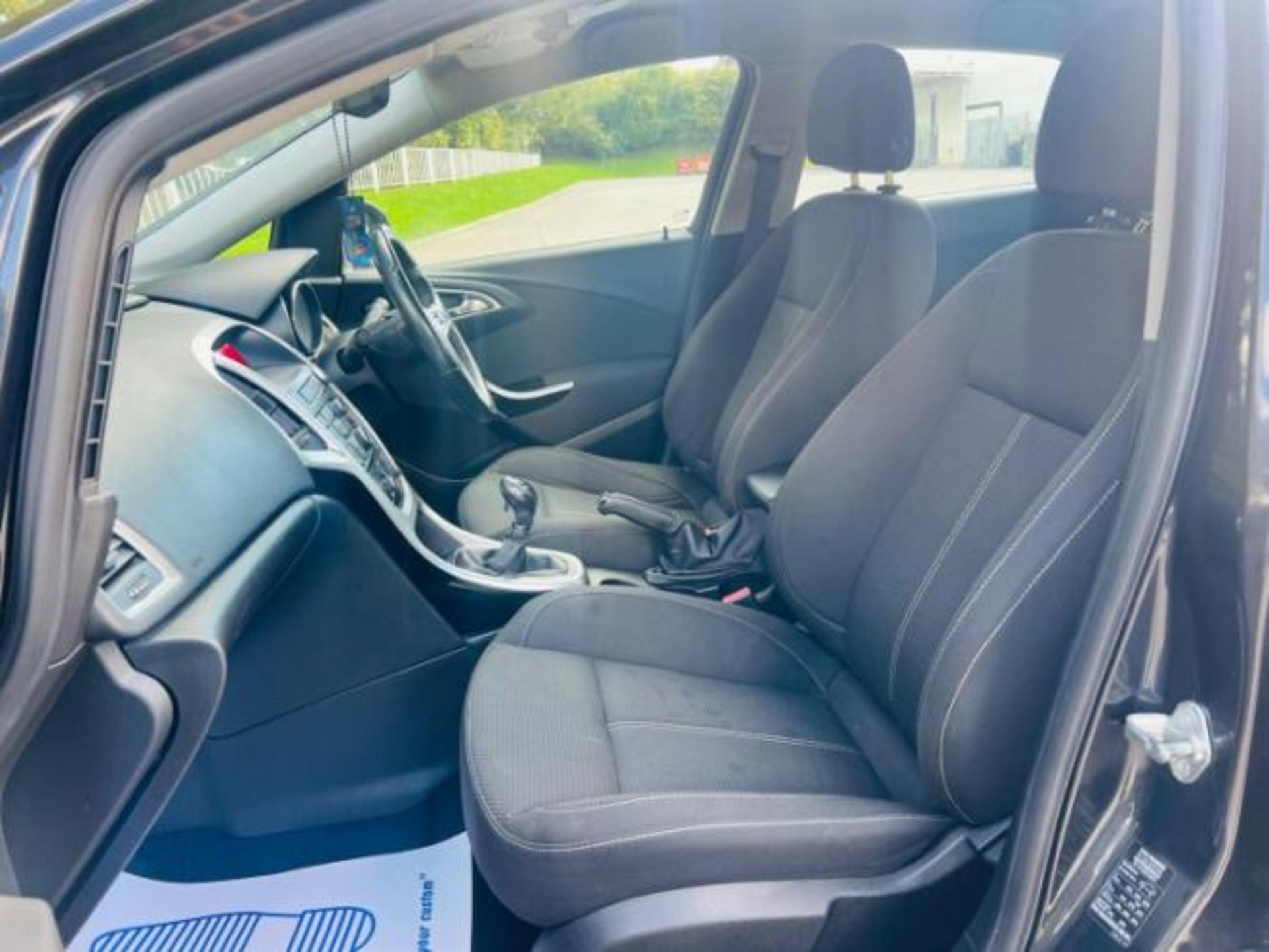 **(ONLY 109K MILEAGE)** 2013 VAUXHALL ASTRA 1.6 16V SRI 5-DOOR HATCHBACK>>--NO VAT ON HAMMER--<< - Image 32 of 40