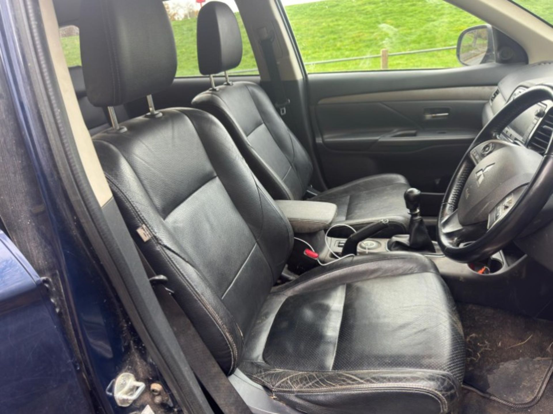 2013 MITSUBISHI OUTLANDER 2.2 DI-D GX4 4WD 7-SEATER >>--NO VAT ON HAMMER--<< - Image 9 of 13