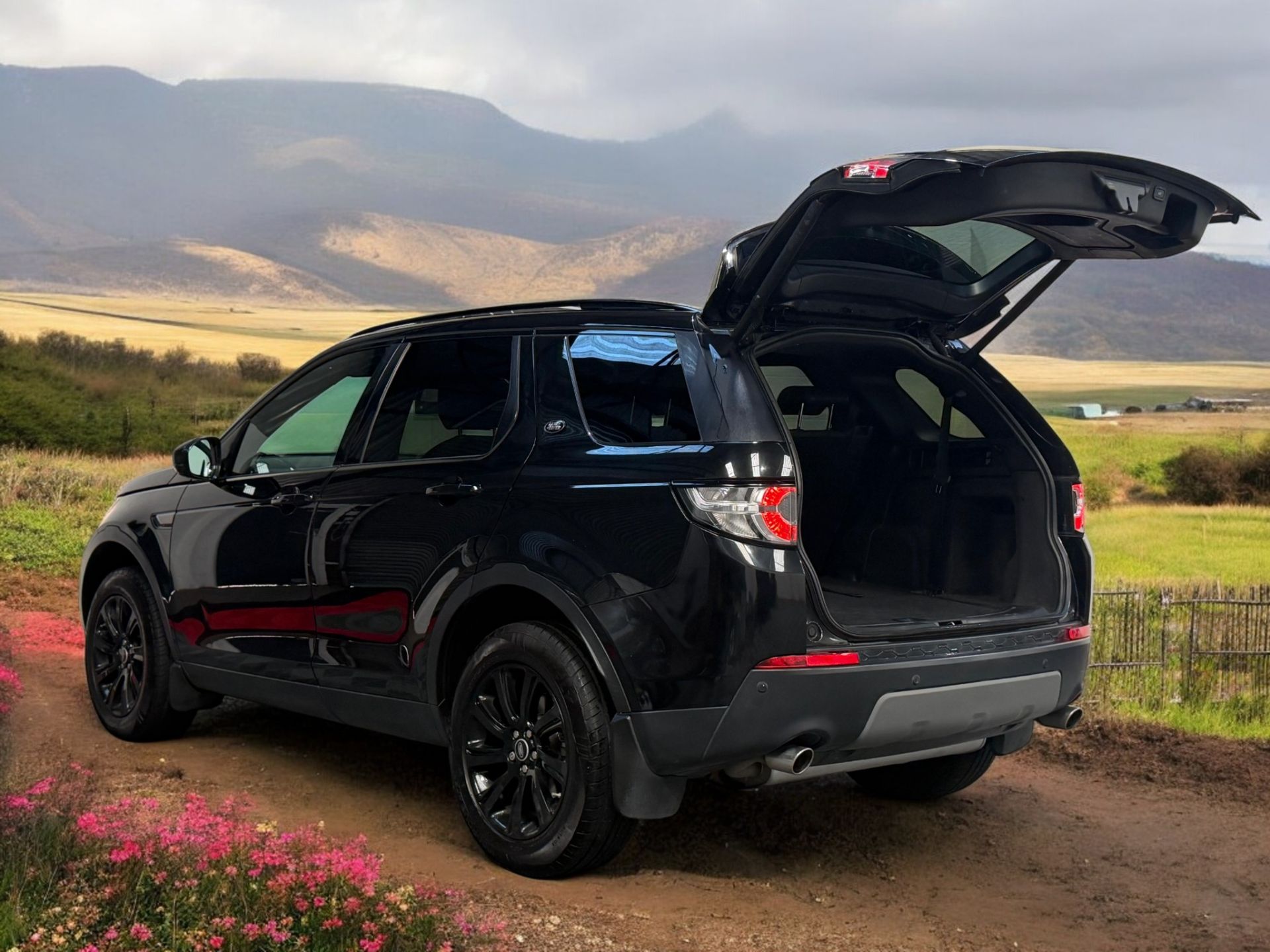 2016 LAND ROVER DISCOVERY SPORT 2.0 TD4 SE TECH AUTO 4WD – 7 SEATER >>--NO VAT ON HAMMER--<< - Image 6 of 31