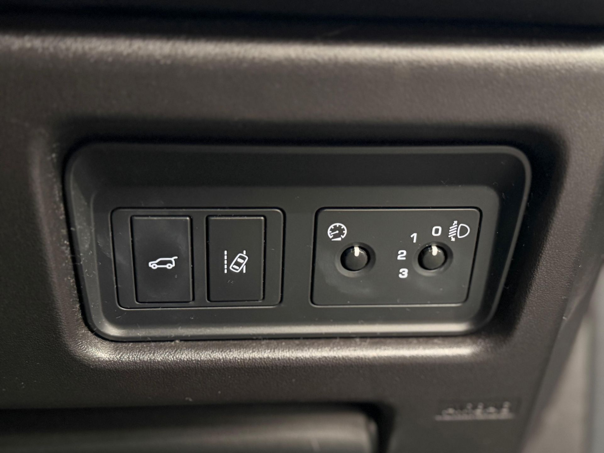 2016 LAND ROVER DISCOVERY SPORT 2.0 TD4 SE TECH AUTO 4WD – 7 SEATER >>--NO VAT ON HAMMER--<< - Image 14 of 31