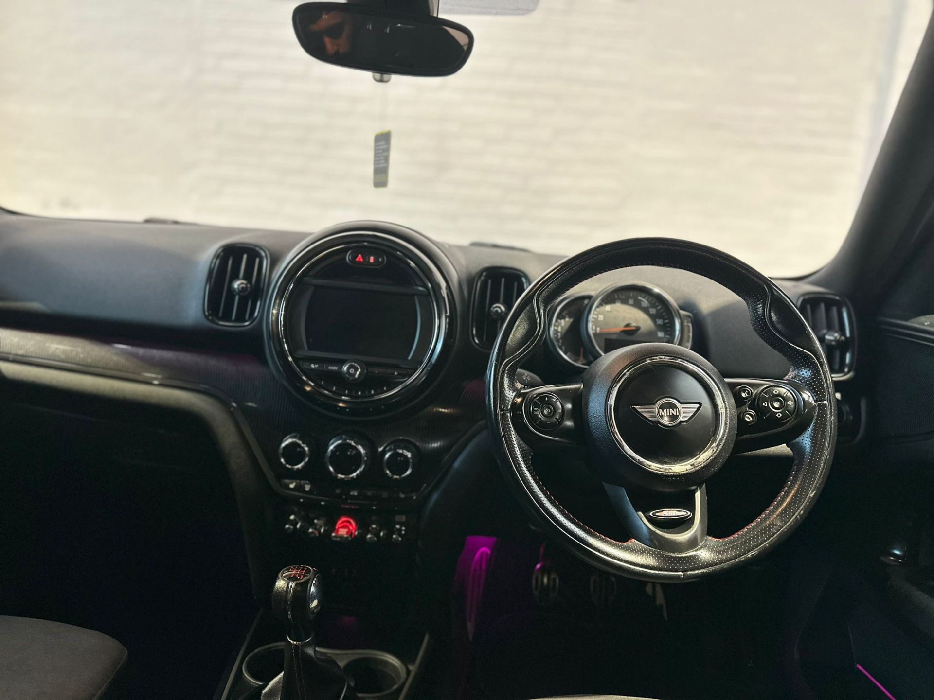 2017 MINI COUNTRYMAN COOPER ALL4 – GREAT SPEC – 2 OWNERS - 130K MILES >>--NO VAT ON HAMMER--<< - Image 24 of 51