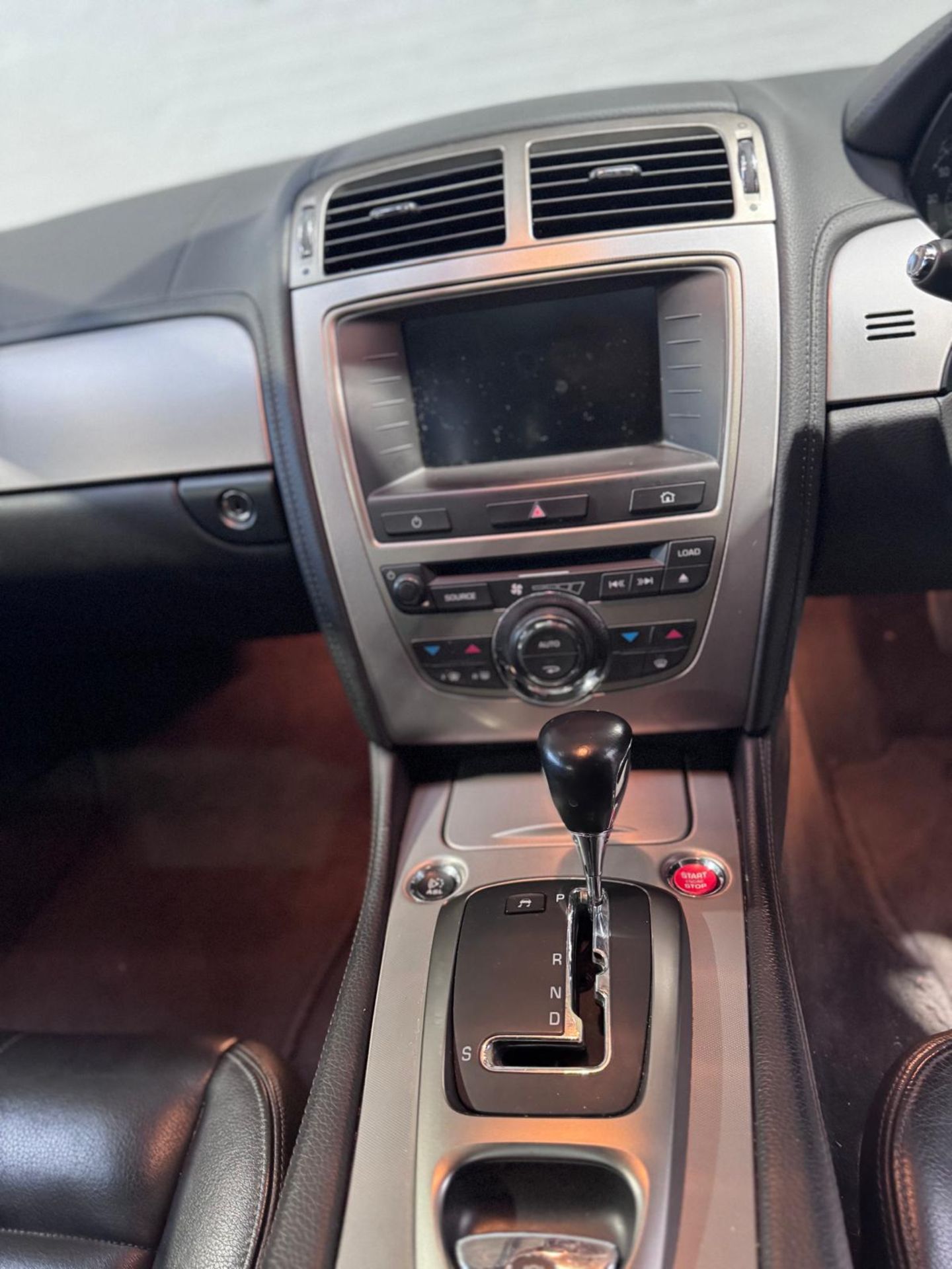 2007 JAGUAR XK 4.2 V8 AUTO – ULEZ COMPLIANT– HUGE HISTORY >>--NO VAT ON HAMMER--<< - Image 26 of 35