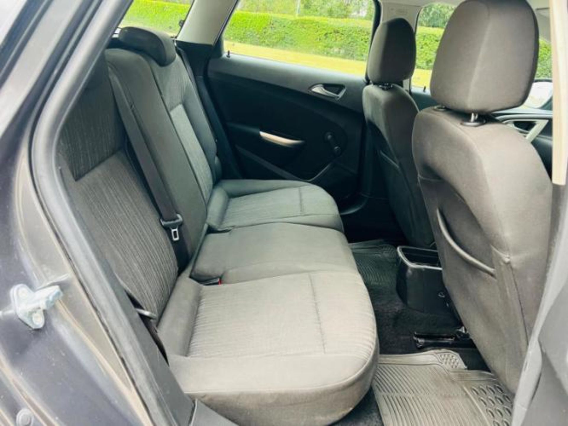 2011 VAUXHALL ASTRA 1.7 CDTI ECOFLEX EXCLUSIV SPORTS TOURER ESTATE>>--NO VAT ON HAMMER--<< - Image 13 of 36