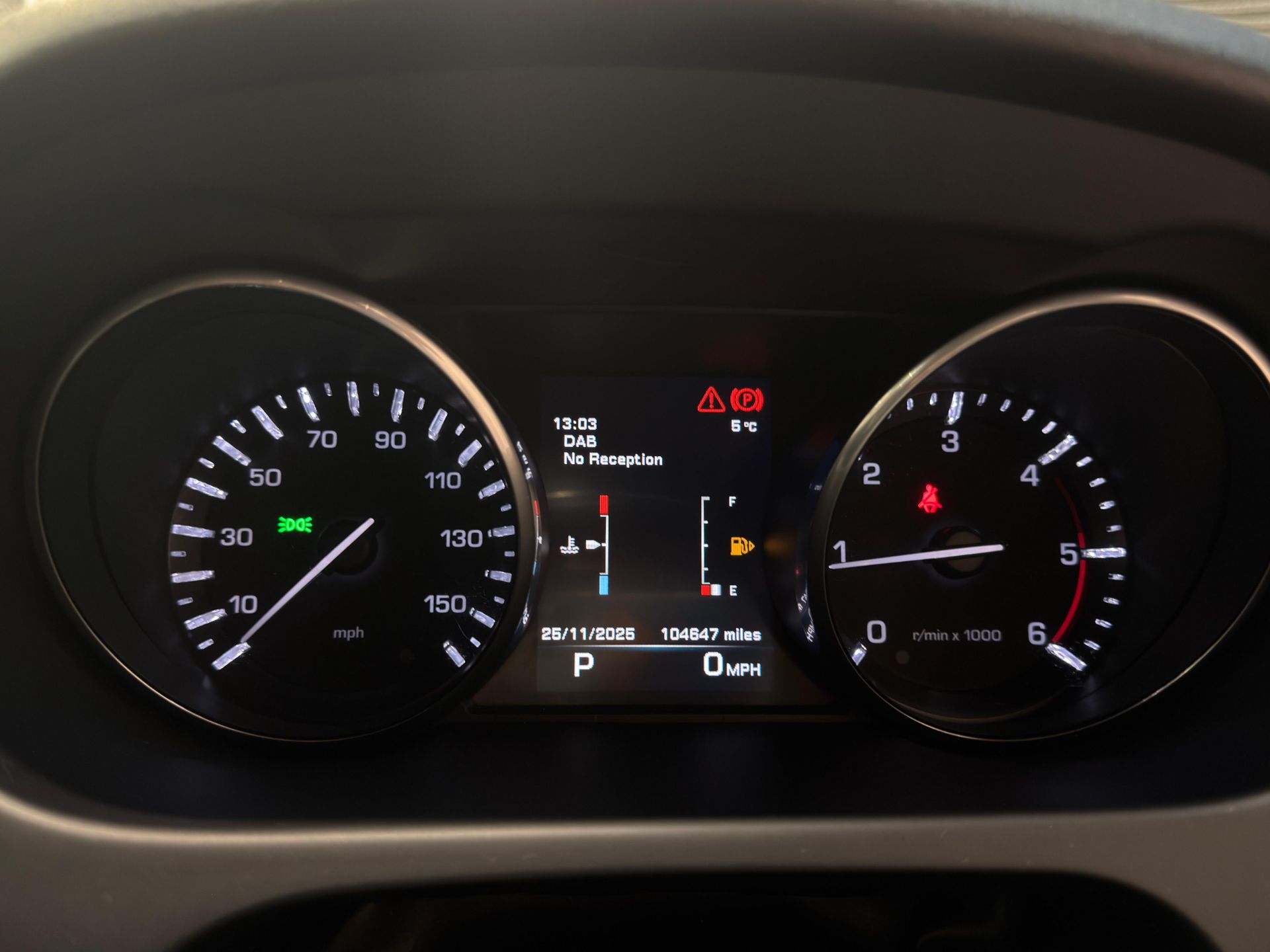 2016 LAND ROVER DISCOVERY SPORT 2.0 TD4 SE TECH AUTO 4WD – 7 SEATER >>--NO VAT ON HAMMER--<< - Image 21 of 31