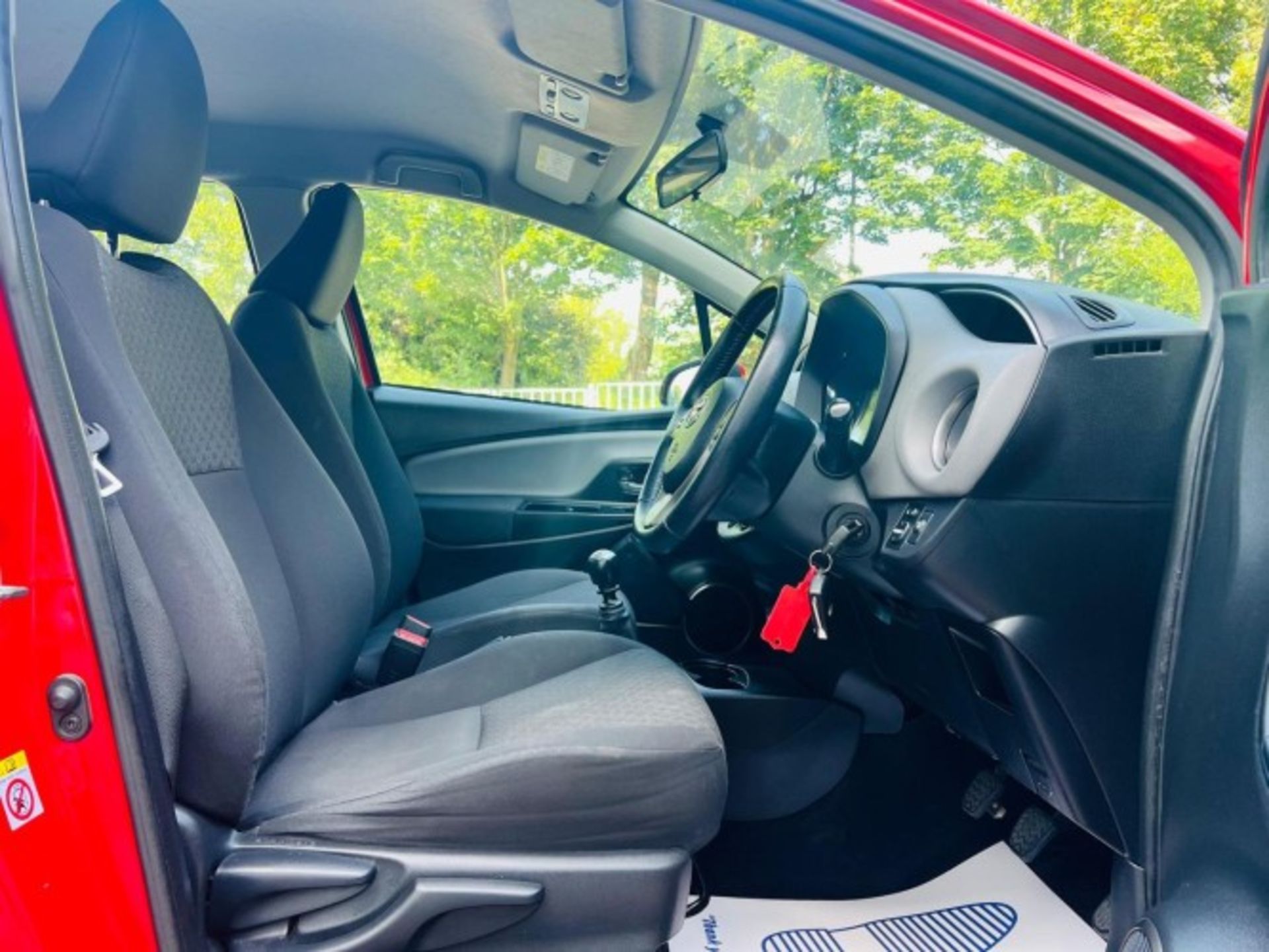 **(ONLY 100K MILEAGE)** 2015 TOYOTA YARIS 1.4 D-4D ICON – 5DR HATCHBACK>>--NO VAT ON HAMMER--<< - Image 36 of 38