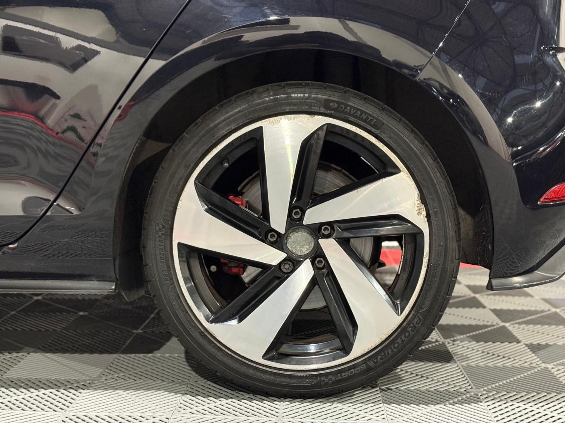 2017 VOLKSWAGEN GOLF GTI 2.0 TSI DSG – 88K MILES – HIGH SPEC >>--NO VAT ON HAMMER--<< - Image 21 of 24