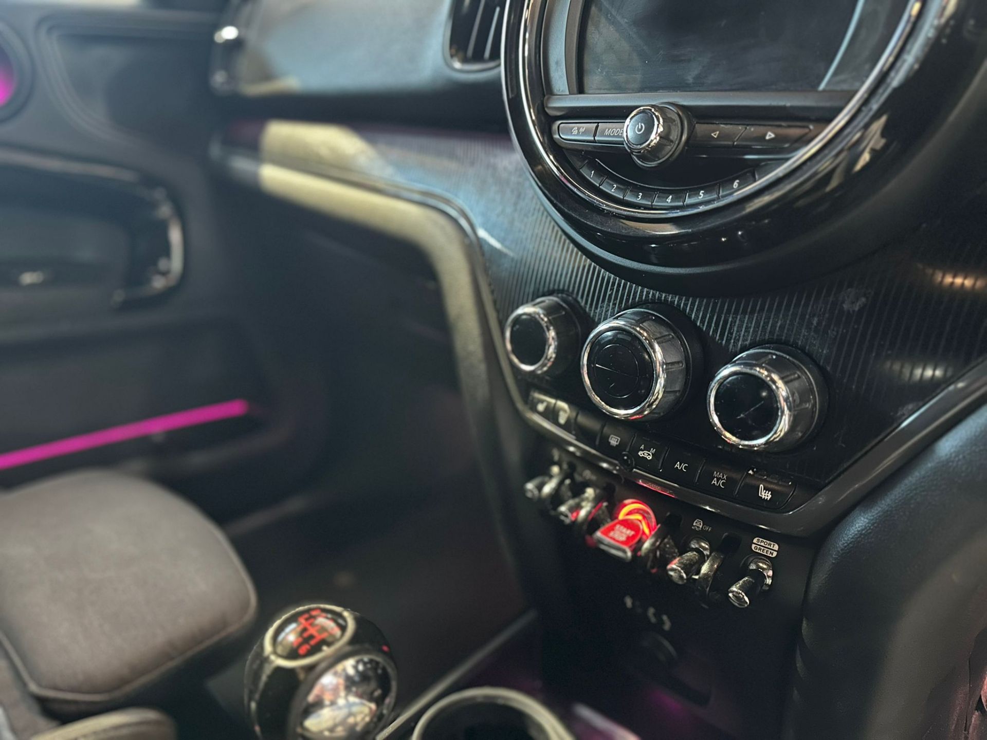 2017 MINI COUNTRYMAN COOPER ALL4 – GREAT SPEC – 2 OWNERS - 130K MILES >>--NO VAT ON HAMMER--<< - Image 37 of 51