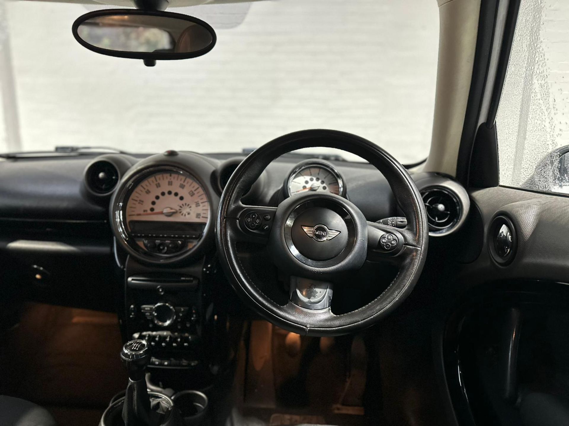 2011 MINI COUNTRYMAN COOPER D – 1.6 DIESEL – MANUAL - Image 27 of 31