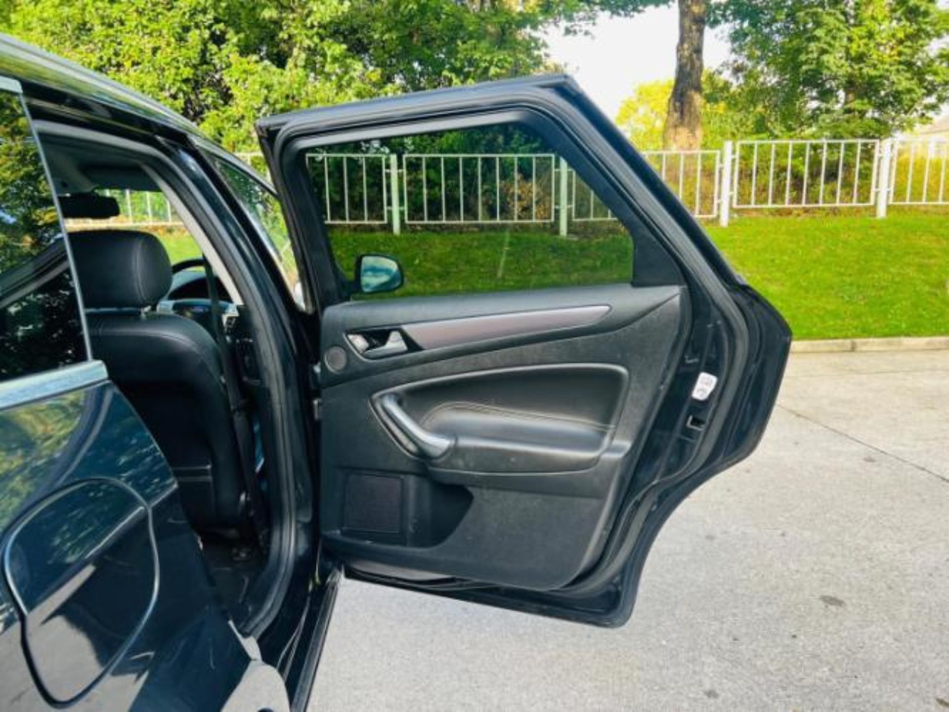 FORD MONDEO 2.0 TDCI TITANIUM X – 2012 >>--NO VAT ON HAMMER--<< - Image 32 of 37