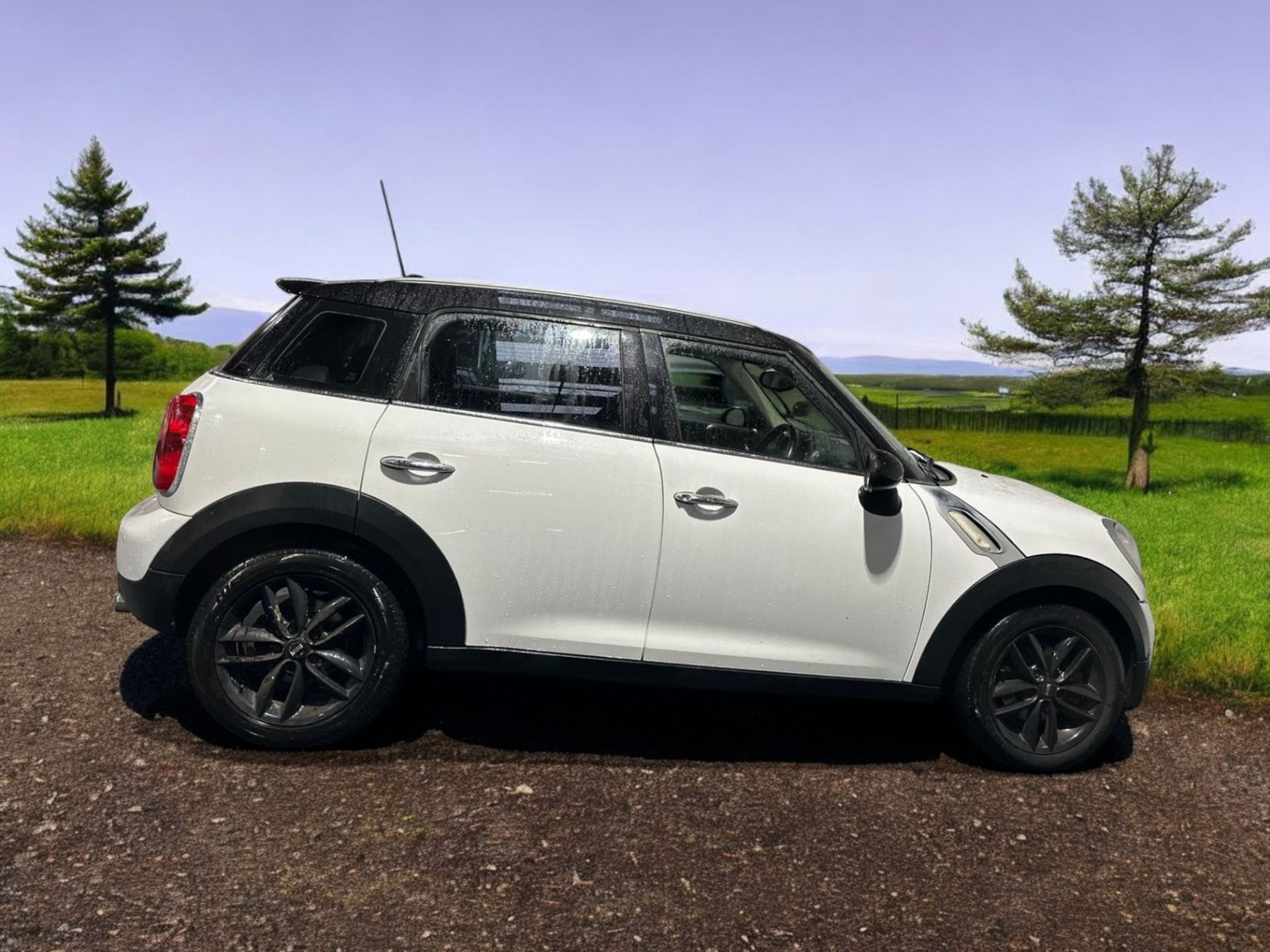 2011 MINI COUNTRYMAN COOPER D – 1.6 DIESEL – MANUAL - Image 9 of 31
