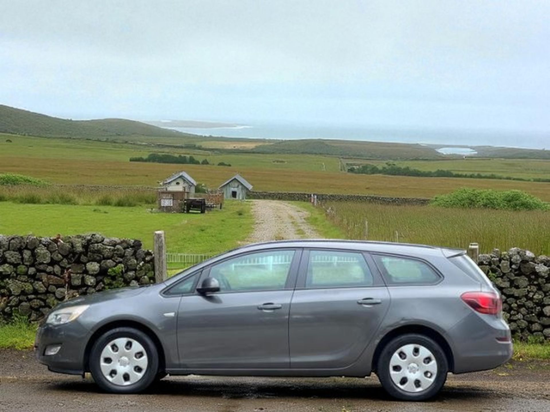 2011 VAUXHALL ASTRA 1.7 CDTI ECOFLEX EXCLUSIV SPORTS TOURER ESTATE>>--NO VAT ON HAMMER--<< - Image 5 of 36