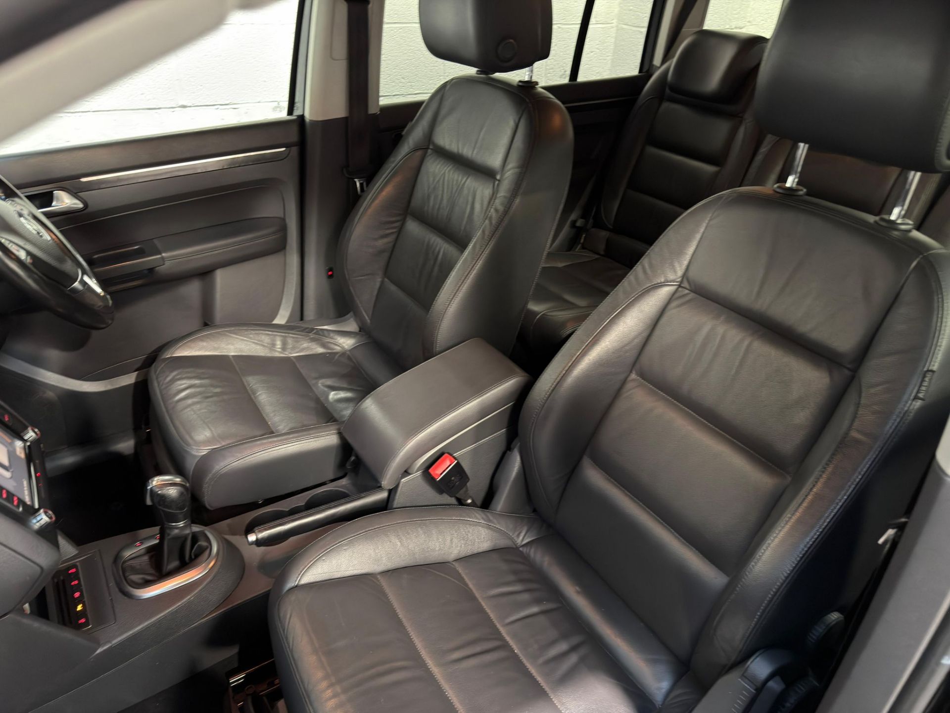 2013 VOLKSWAGEN TOURAN 2.0 TDI BLUEMOTION TECH SPORT DSG >>--NO VAT ON HAMMER--<< - Image 38 of 39