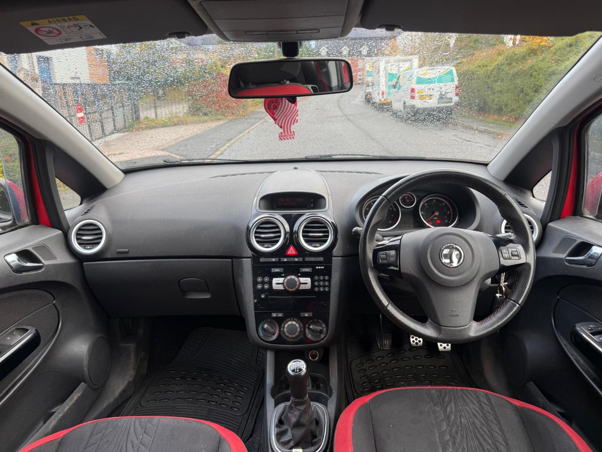 2014 (64) VAUXHALL CORSA 1.4 16V SRI >>--NO VAT ON HAMMER--<< - Image 17 of 32