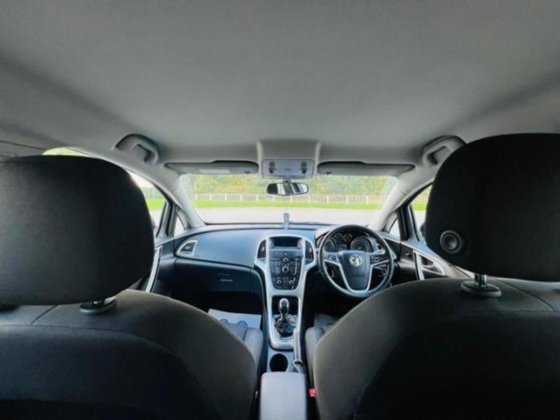 **(ONLY 109K MILEAGE)** 2013 VAUXHALL ASTRA 1.6 16V SRI 5-DOOR HATCHBACK>>--NO VAT ON HAMMER--<< - Image 27 of 40