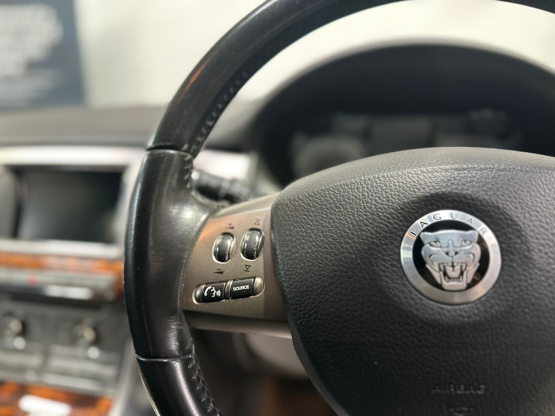 2008 JAGUAR XF LUXURY D V6 2.7 AUTO – FULL SERVICE HISTORY, 2 KEYS, >>--NO VAT ON HAMMER--<< - Image 27 of 36