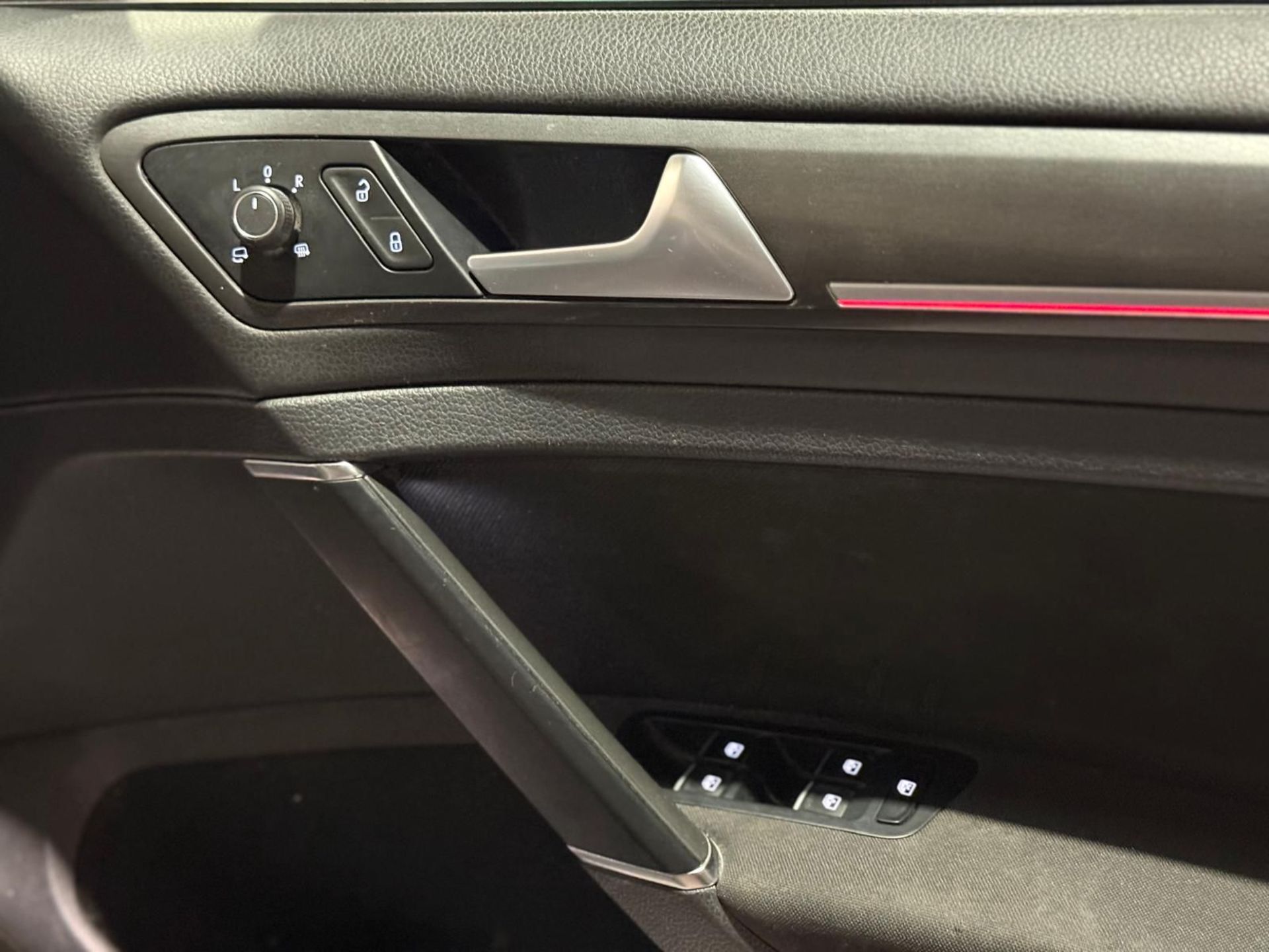 2017 VOLKSWAGEN GOLF GTI 2.0 TSI DSG – 88K MILES – HIGH SPEC >>--NO VAT ON HAMMER--<< - Image 14 of 24