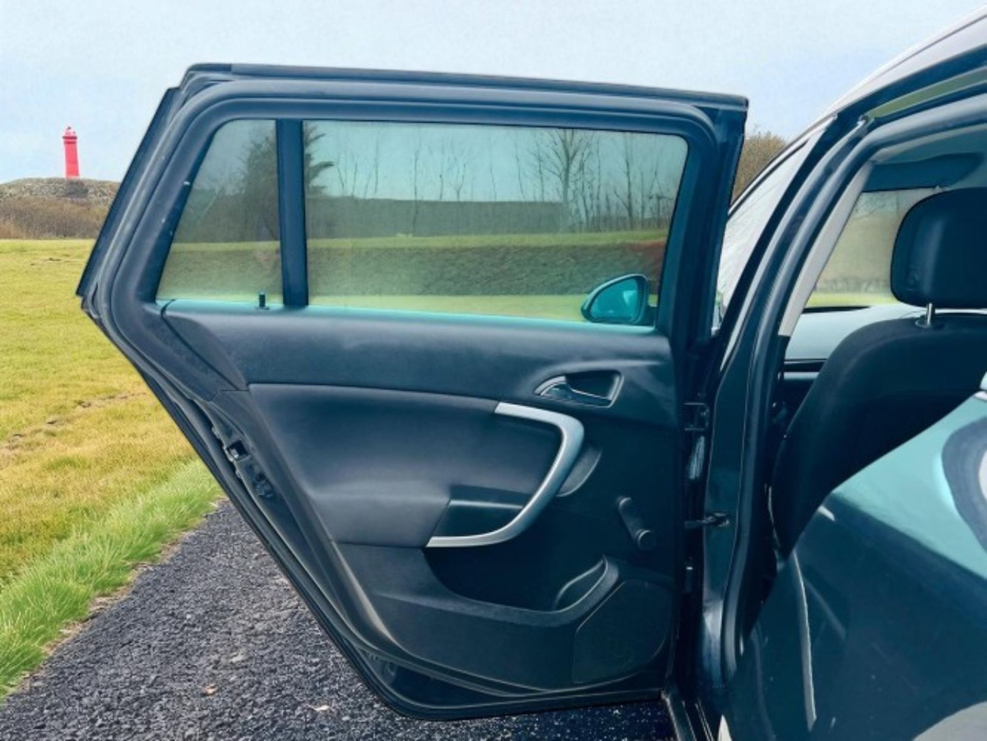 2013 VAUXHALL INSIGNIA 1.4T SRI SPORTS TOURER (S/S) 5DR – 100,909 MILES >>--NO VAT ON HAMMER--<< - Image 8 of 42