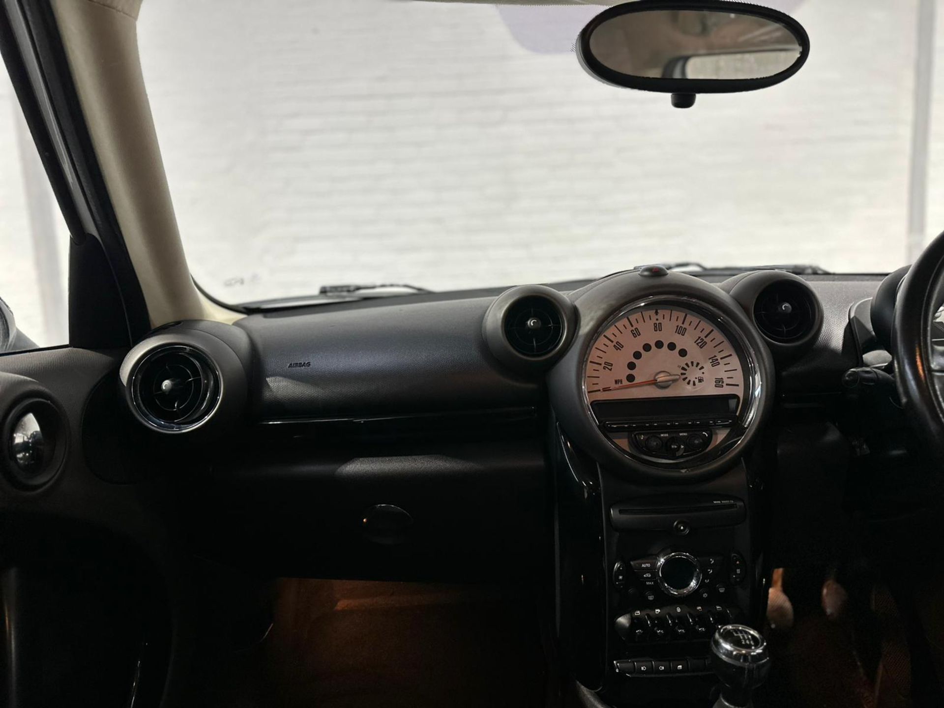 2011 MINI COUNTRYMAN COOPER D – 1.6 DIESEL – MANUAL - Image 13 of 31