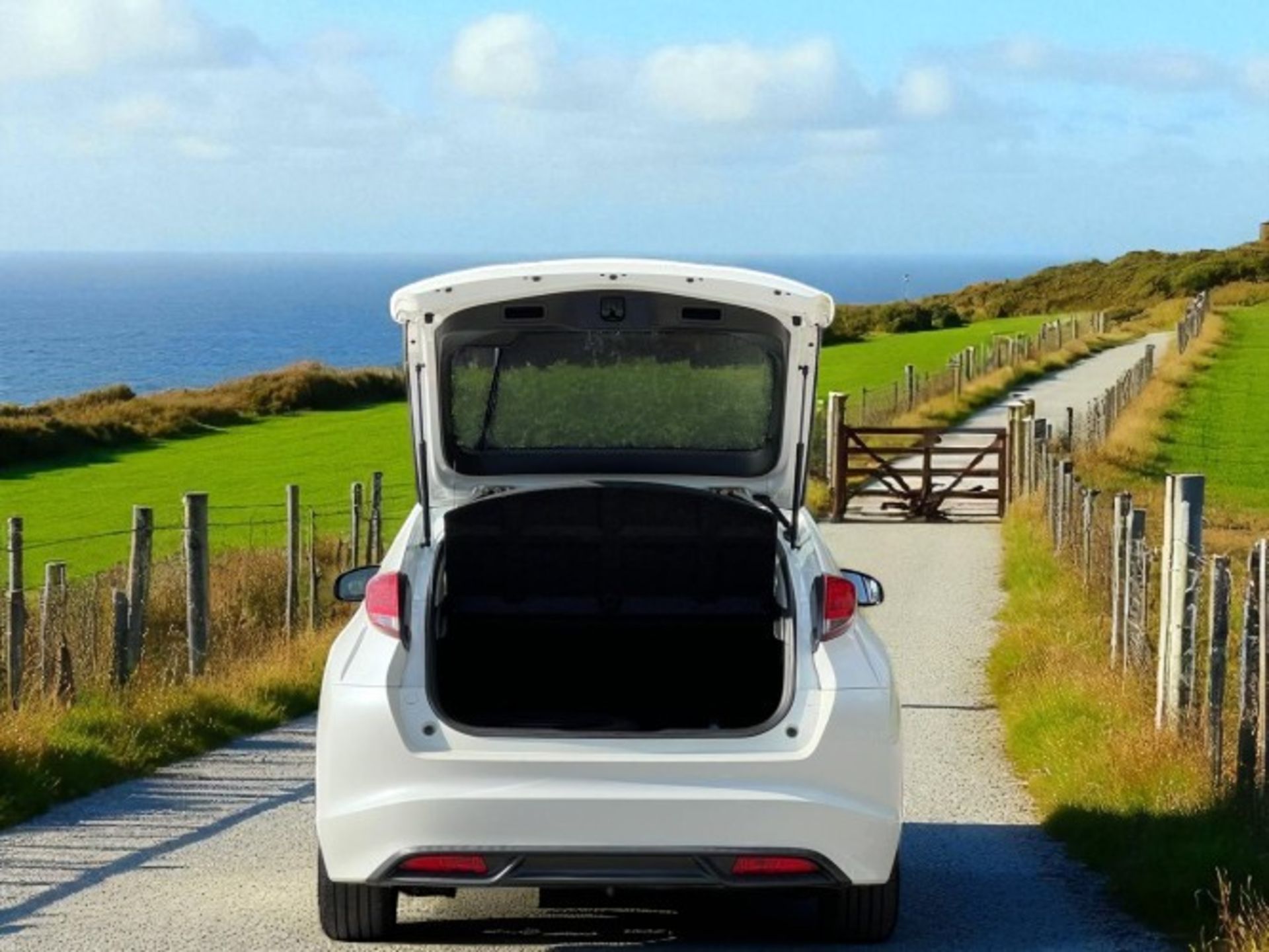 2014 HONDA CIVIC 1.6 I-DTEC S (S/S) 5DR >>--NO VAT ON HAMMER--<< - Image 13 of 36