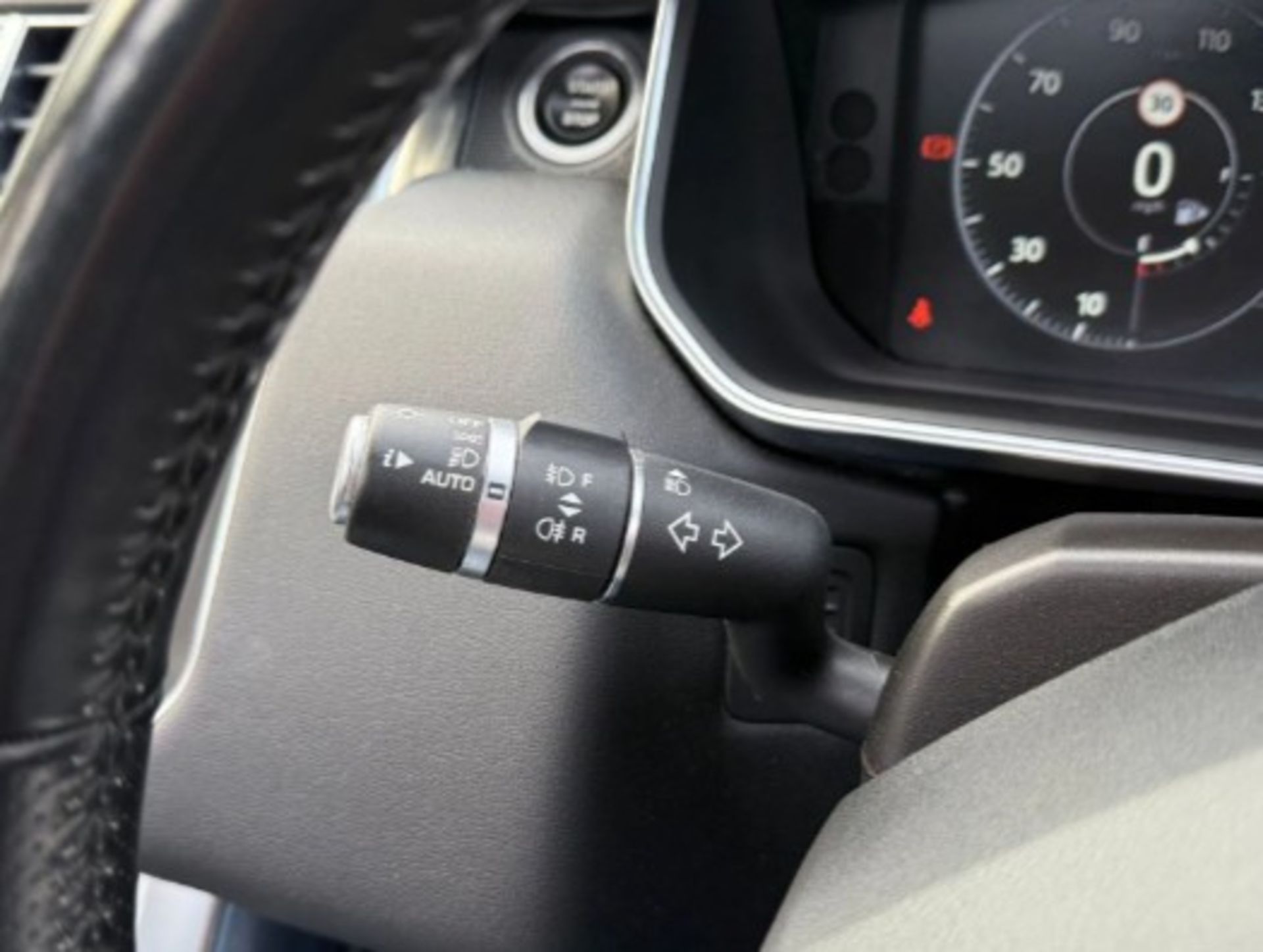 2017 LAND ROVER RANGE ROVER SPORT HSE SDV6 AUTO – WHITE – 98K MILES >>--NO VAT ON HAMMER--<< - Image 12 of 42