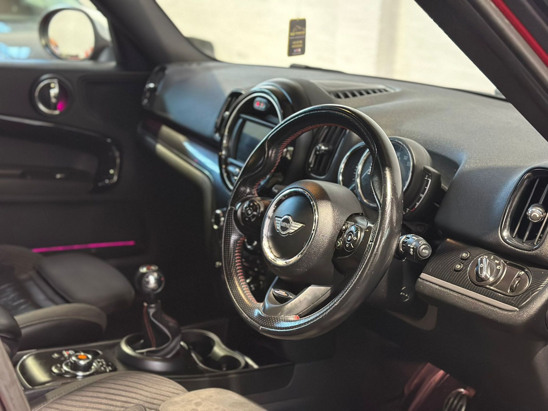 2017 MINI COUNTRYMAN COOPER ALL4 – GREAT SPEC – 2 OWNERS - 130K MILES >>--NO VAT ON HAMMER--<< - Image 33 of 51