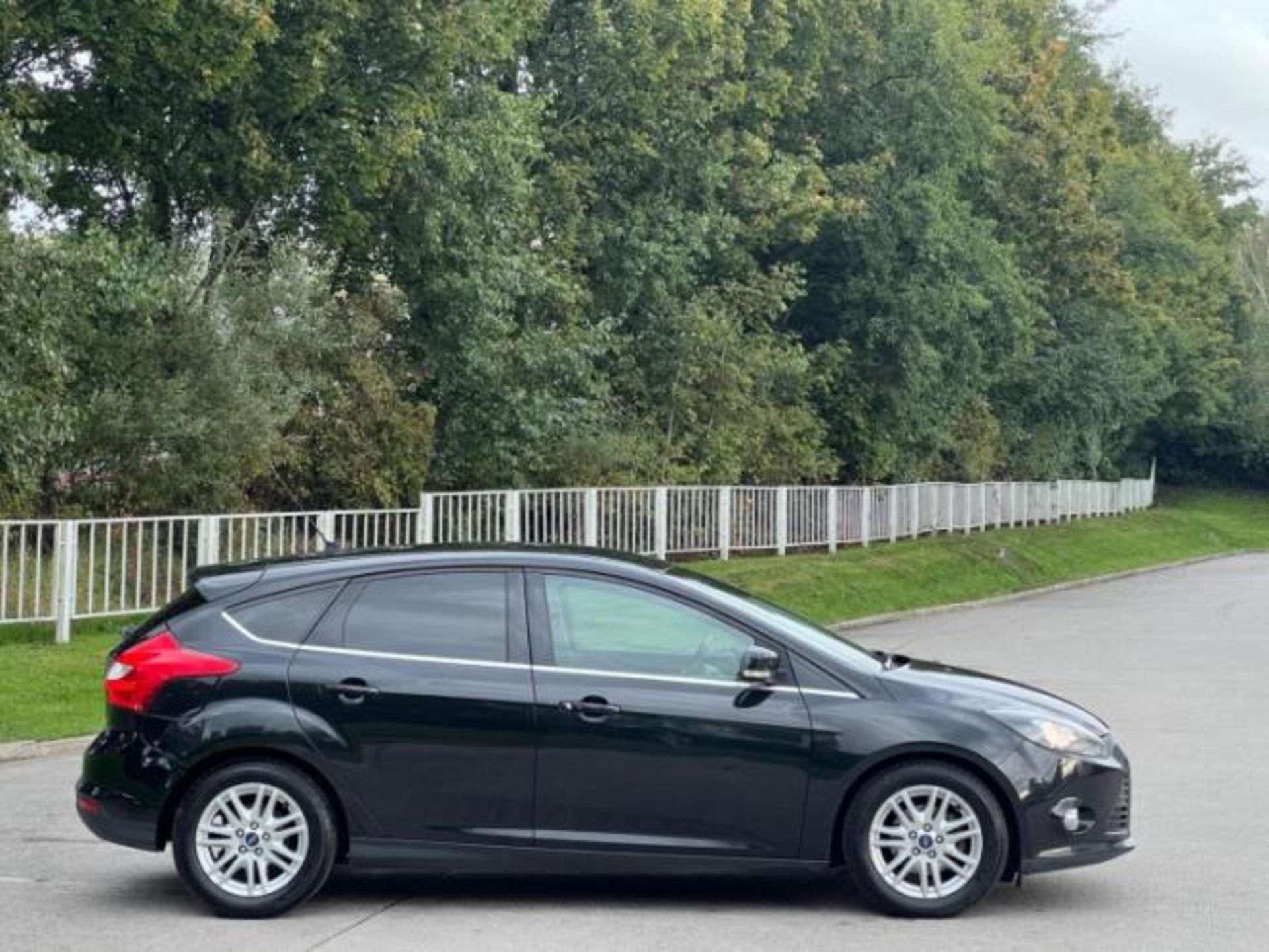 *(ONLY 68K MILEAGE)*2014 FORD FOCUS 1.0T ECOBOOST TITANIUM 5-DOOR HATCHBACK>-NO VAT ON HAMMER-< - Image 40 of 41