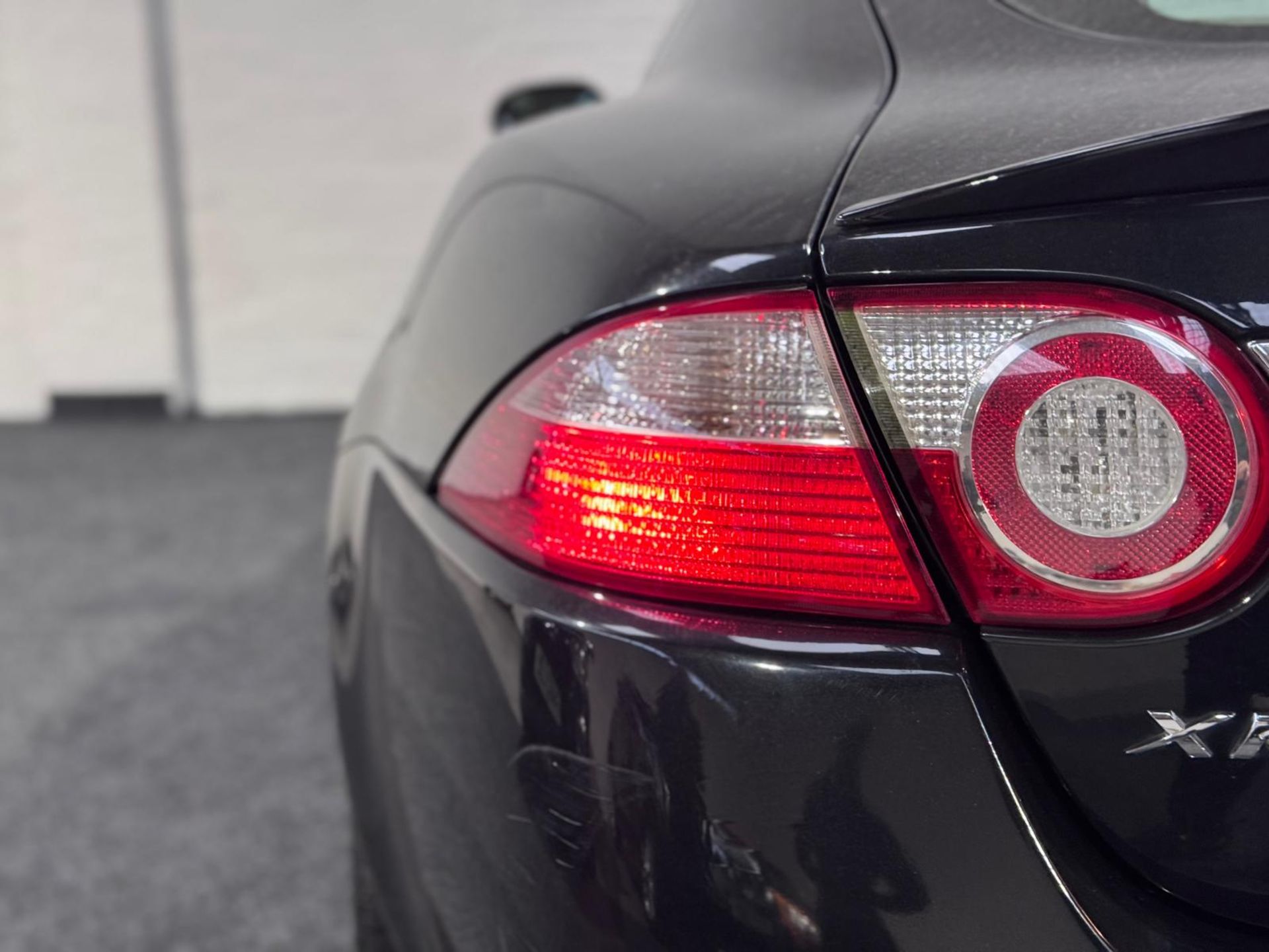 2007 JAGUAR XK 4.2 V8 AUTO – ULEZ COMPLIANT– HUGE HISTORY >>--NO VAT ON HAMMER--<< - Image 33 of 35