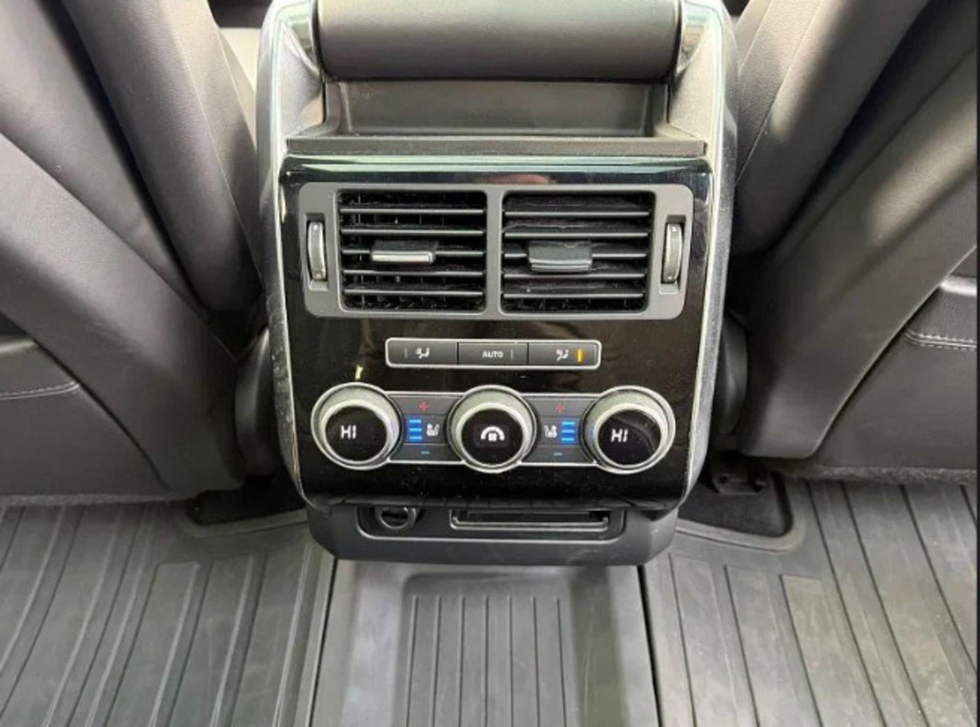 2017 LAND ROVER RANGE ROVER SPORT HSE SDV6 AUTO – WHITE – 98K MILES >>--NO VAT ON HAMMER--<< - Image 23 of 42