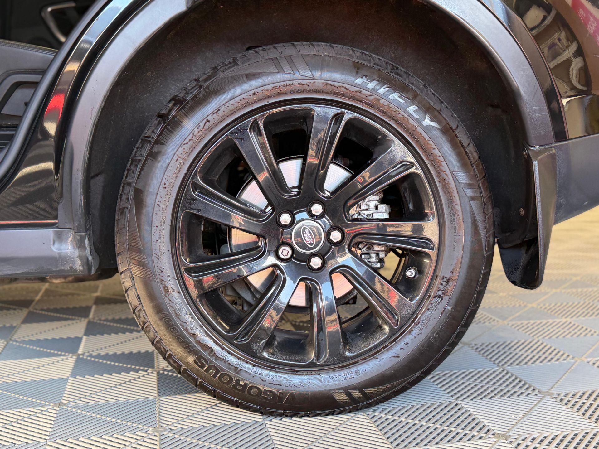 2016 LAND ROVER DISCOVERY SPORT 2.0 TD4 SE TECH AUTO 4WD – 7 SEATER >>--NO VAT ON HAMMER--<< - Image 30 of 31