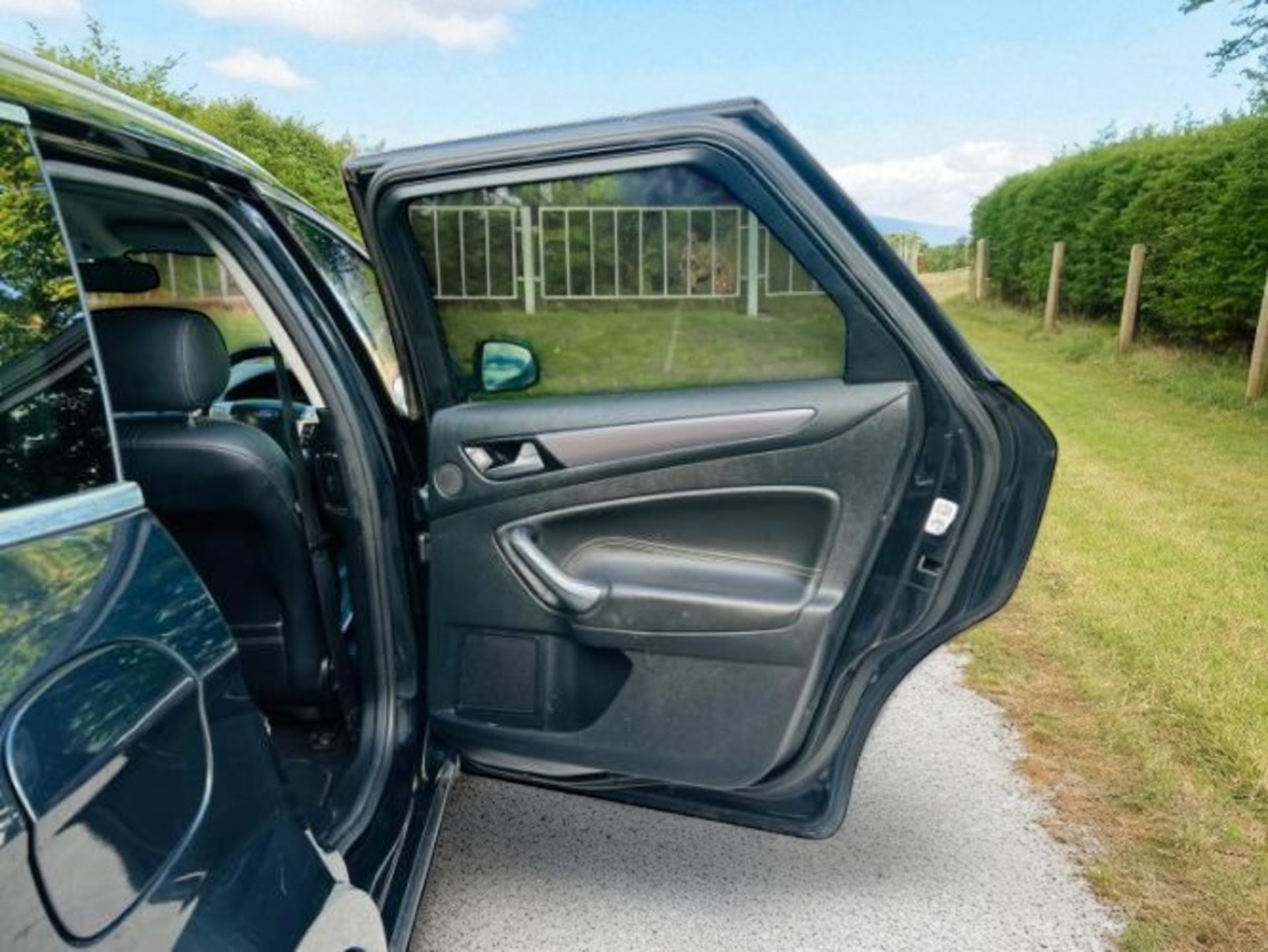 FORD MONDEO 2.0 TDCI TITANIUM X – 2012 >>--NO VAT ON HAMMER--<< - Image 8 of 37