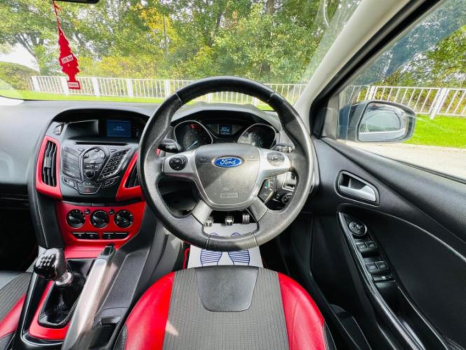 2012 FORD FOCUS 1.6T ECOBOOST ZETEC S (S/S) 5DR HATCHBACK>>--NO VAT ON HAMMER--<< - Image 24 of 40